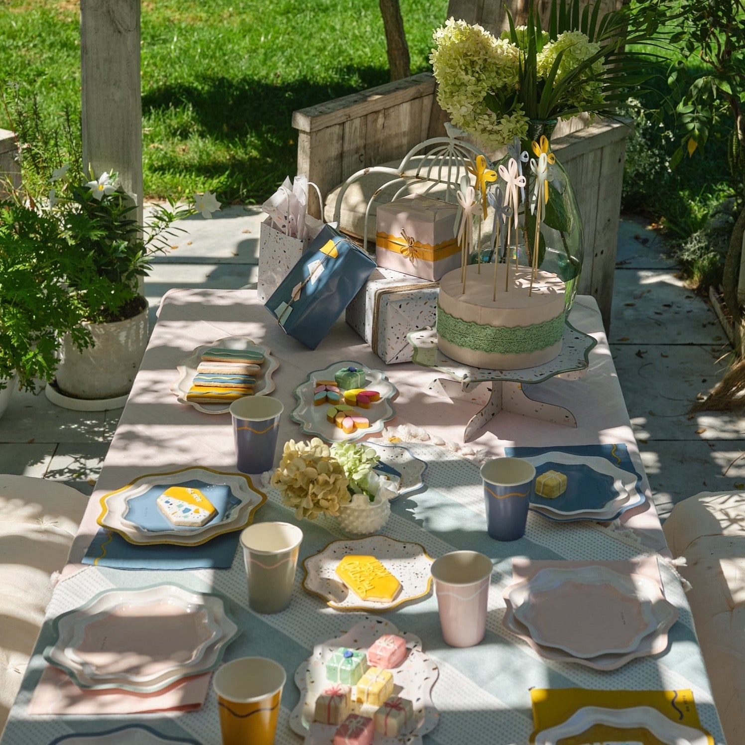 Signature Dinner Plates, Mint (4)