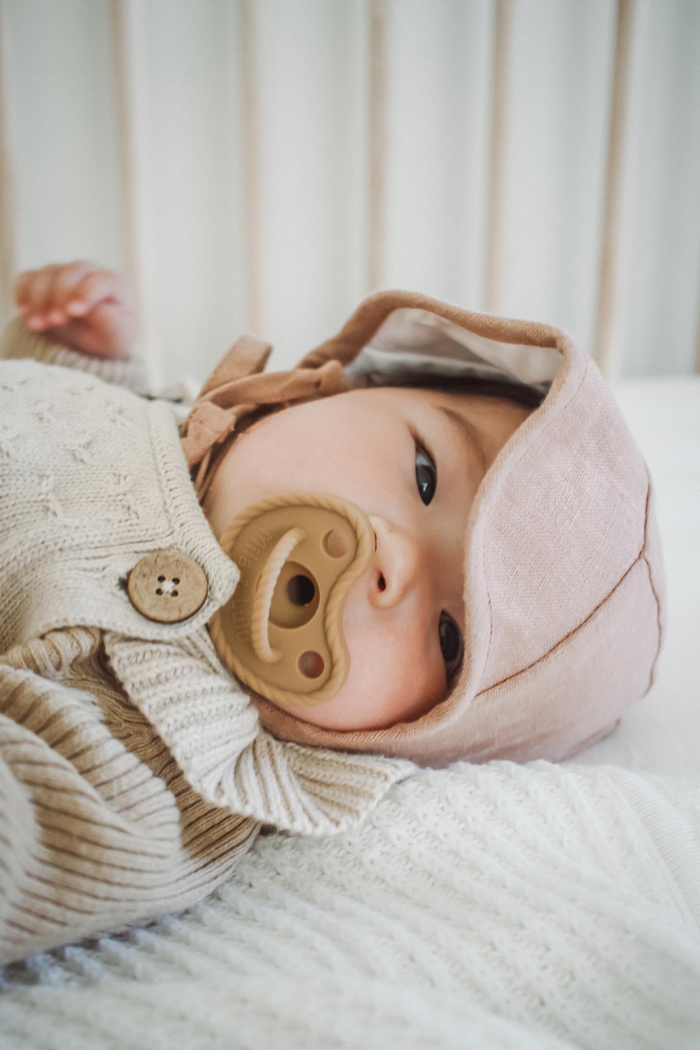 Round Shape Silicone Pacifiers (set Of 2)