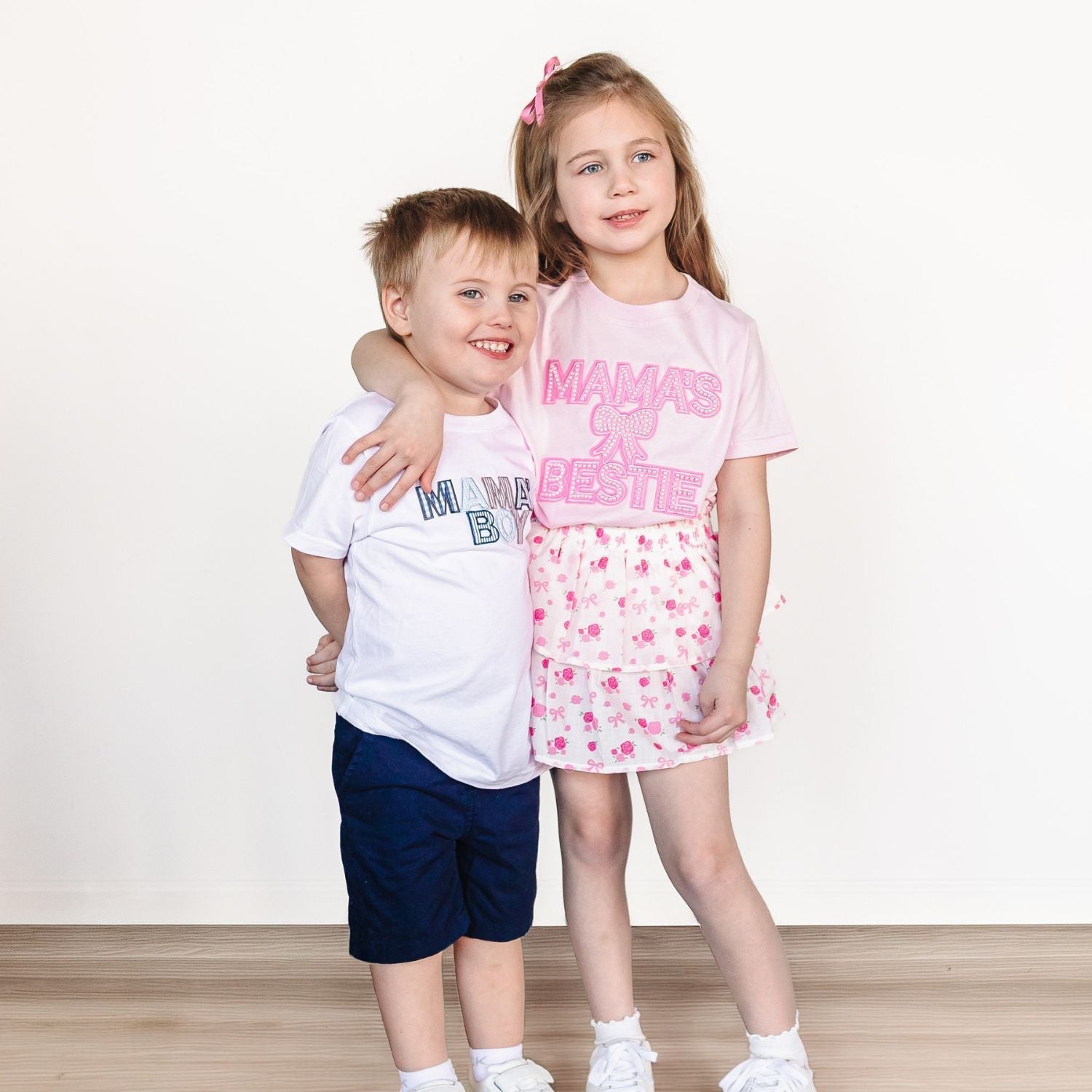 Mama's Bestie Pearl Patch Short Sleeve T-shirt