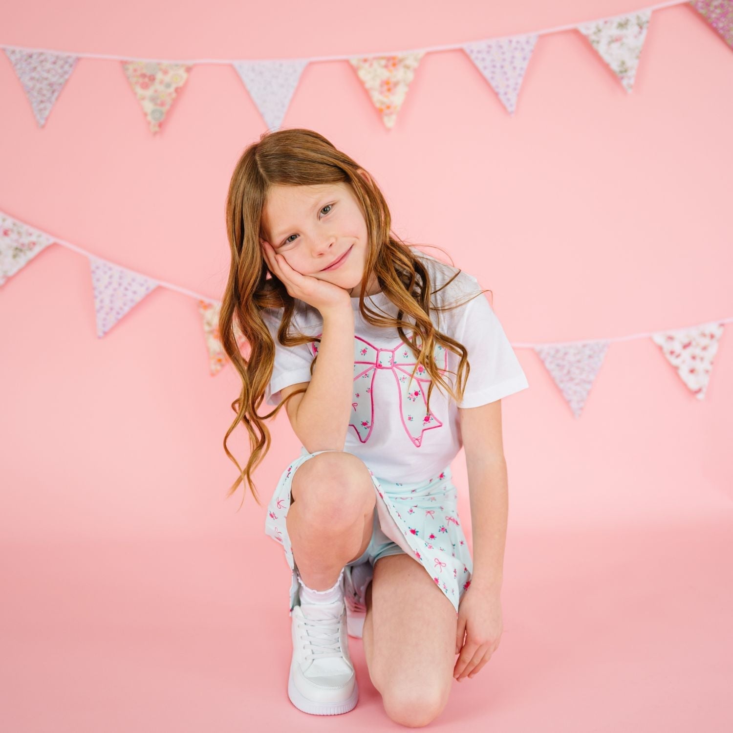 Sky Blue Floral Bow Patch Short Sleeve T-shirt