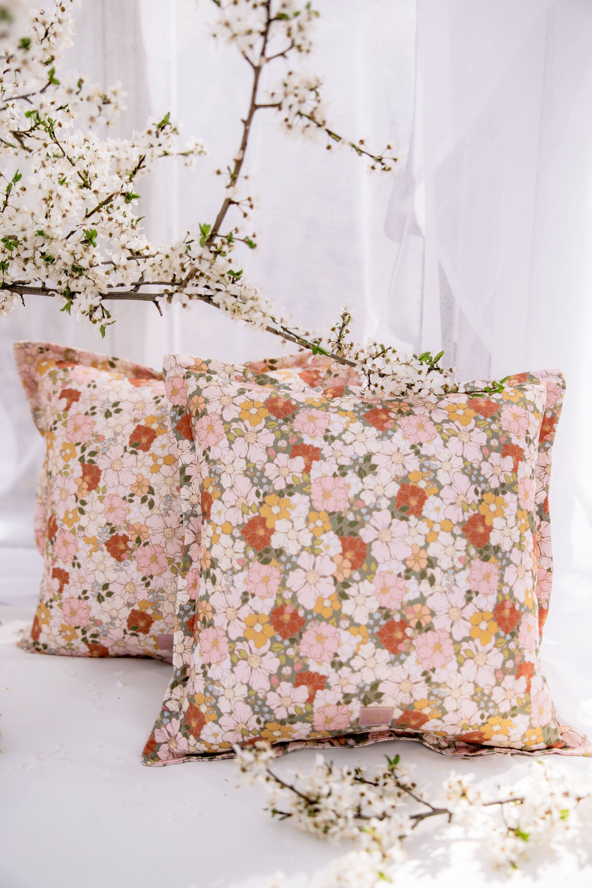 “green Garden” Pillow