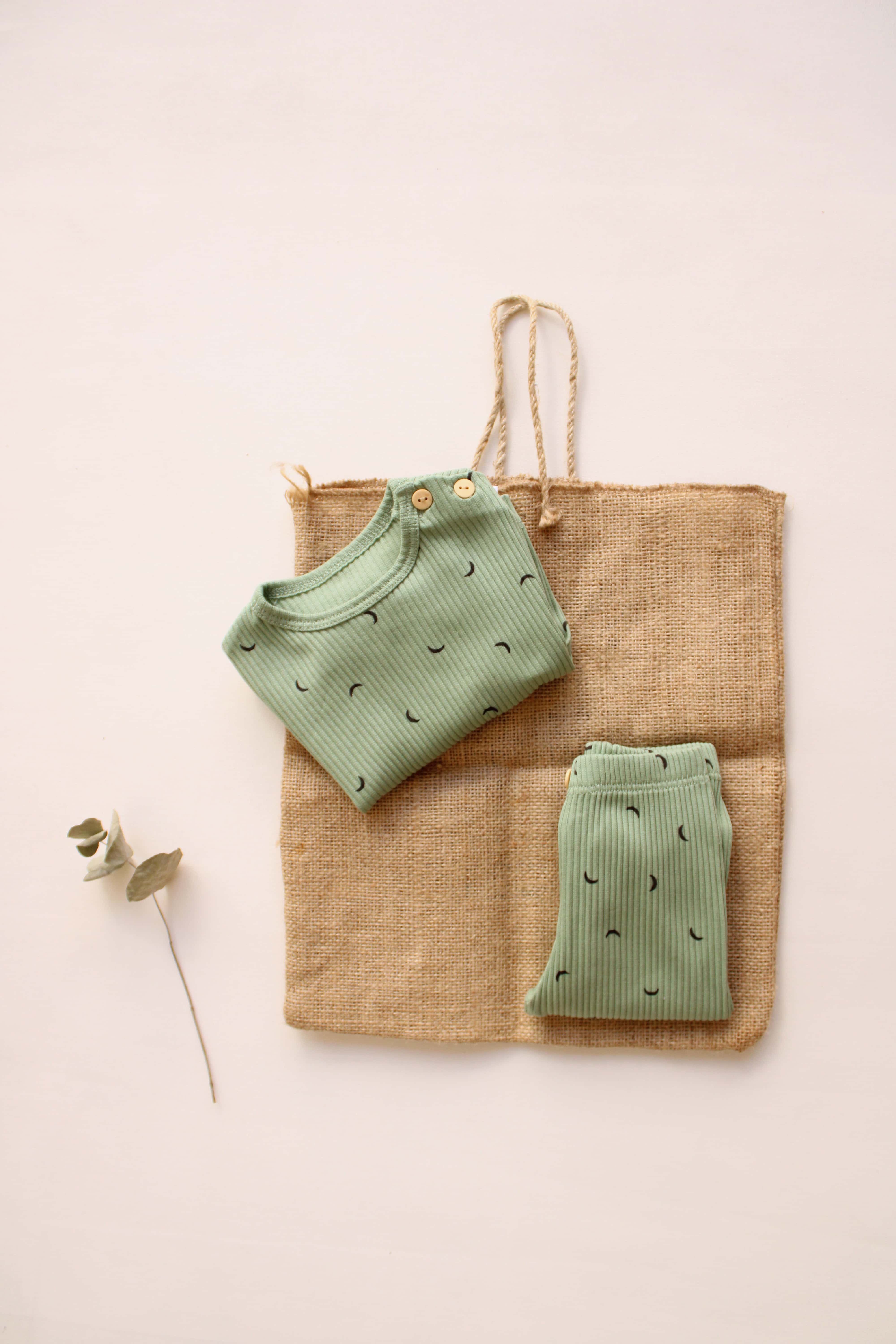 Green Moon 2 Piece Set