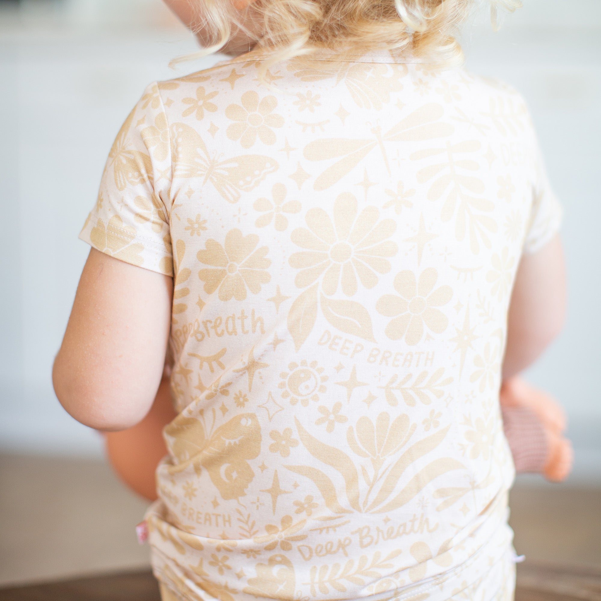 The Second-skin 2-piece Short Sleeve Pajama | Om Baby (beige)