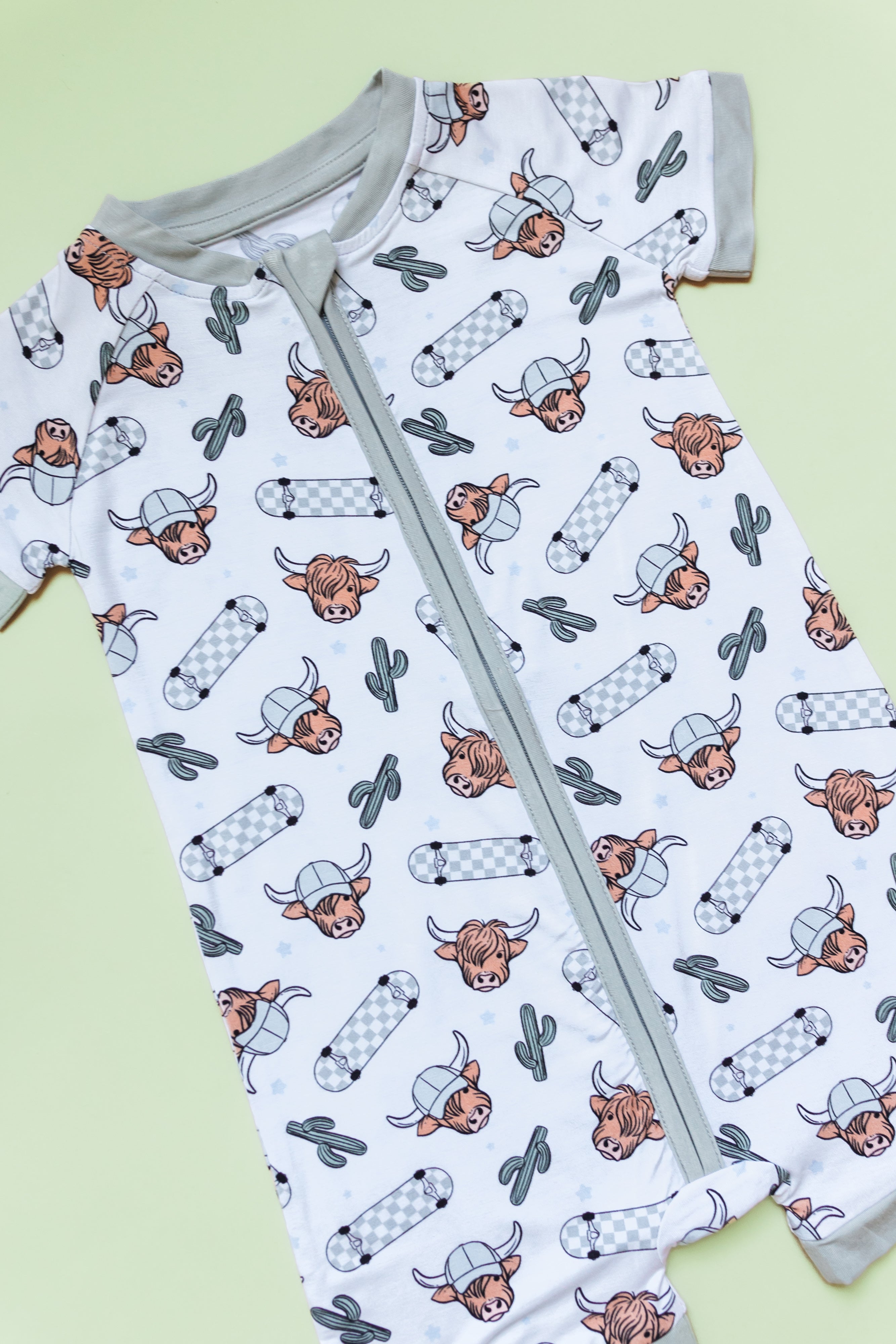 Exclusive Moo-ving Fast Dream Shortie