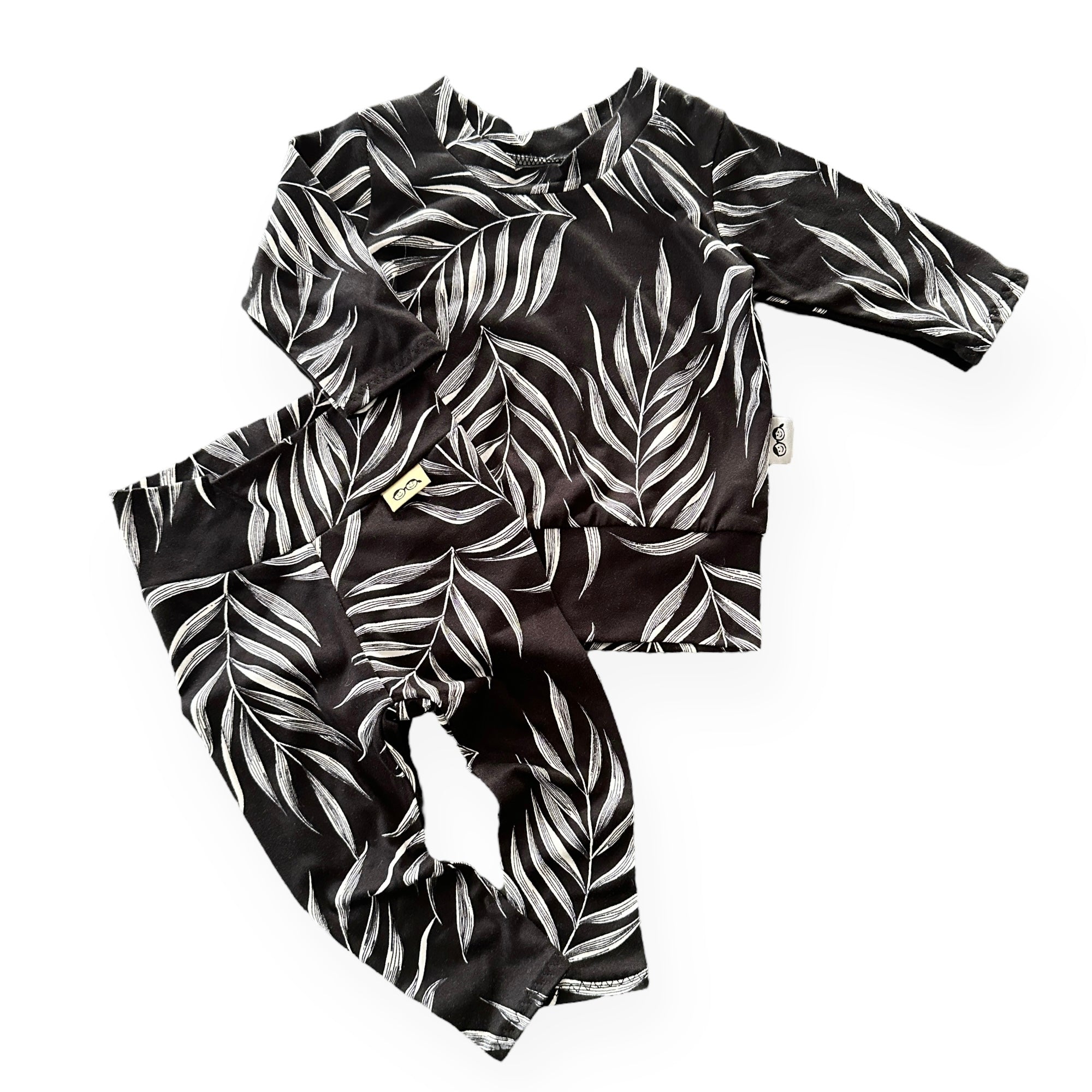 Black Pampas Leaves Lounge Set