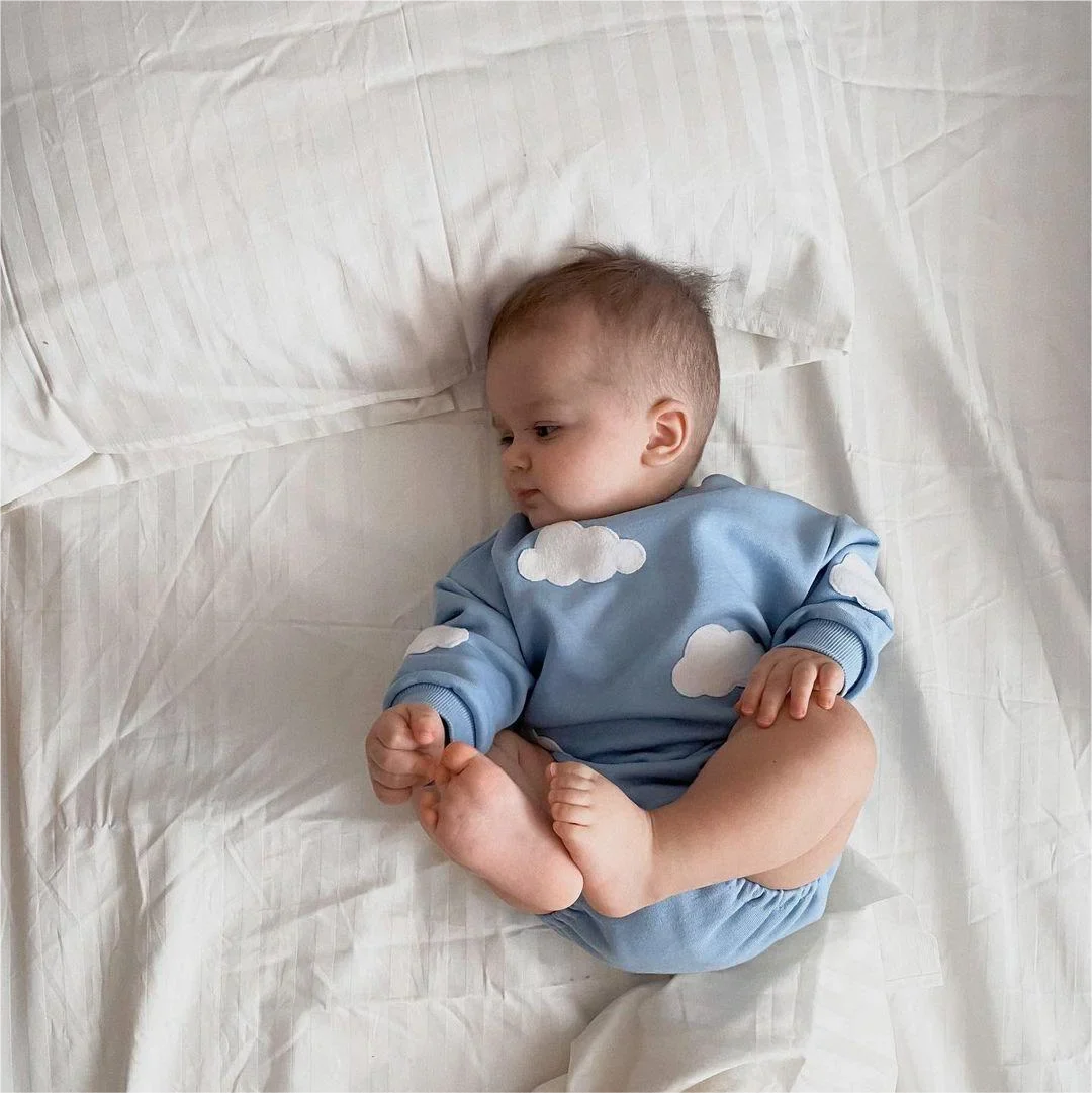 Sweatshirt With Romper Closure And Applications Multivariant