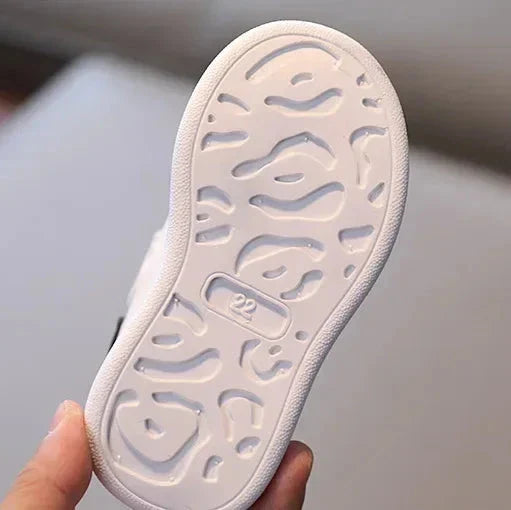 Easy-wear Panda Sneakers Ages 1-7