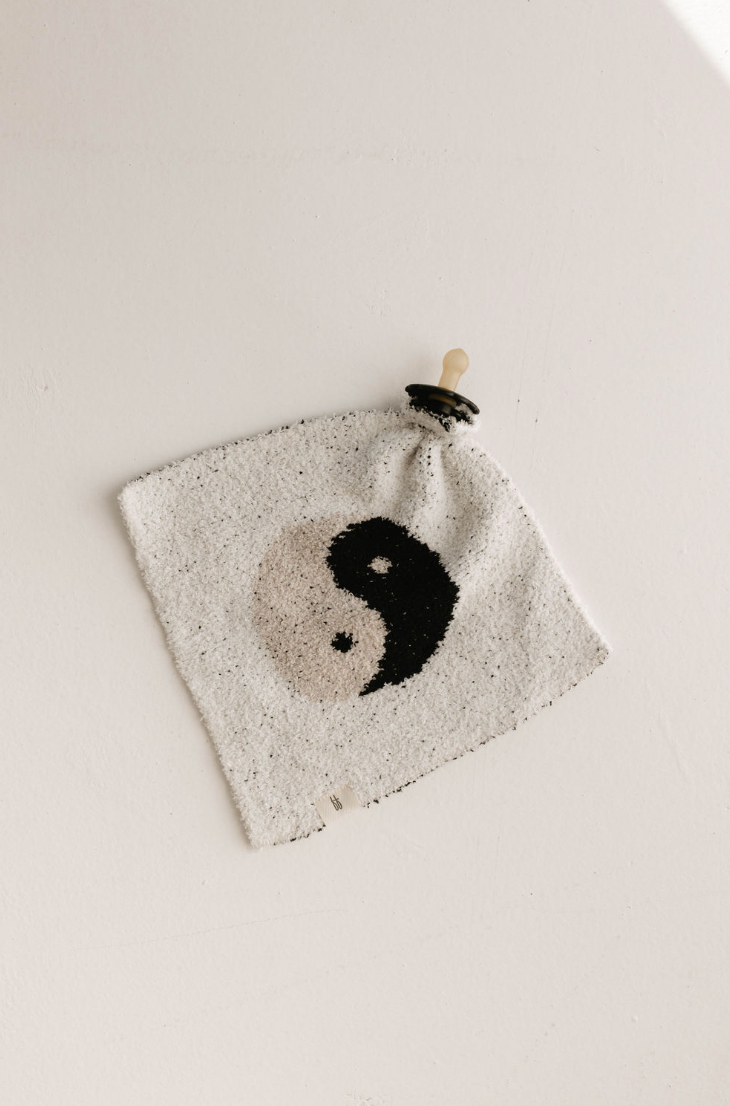 Lovey | Yin-yang Black & White
