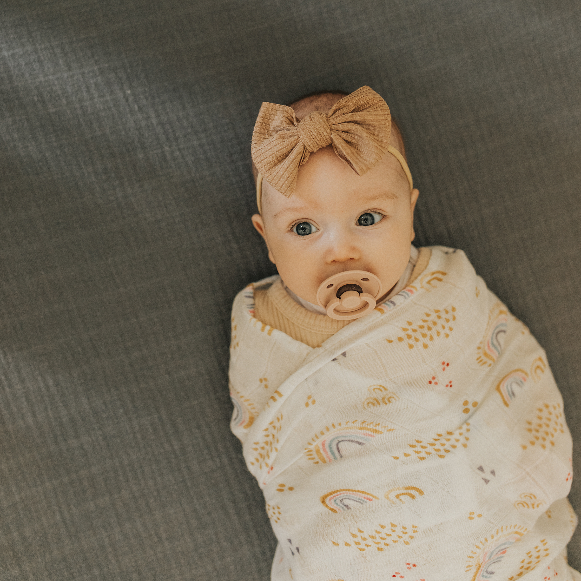 Deluxe Muslin Swaddle Blanket - Rainbows & Raindrops