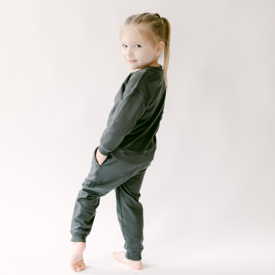 Leisure Sweat Set In Dark Gray