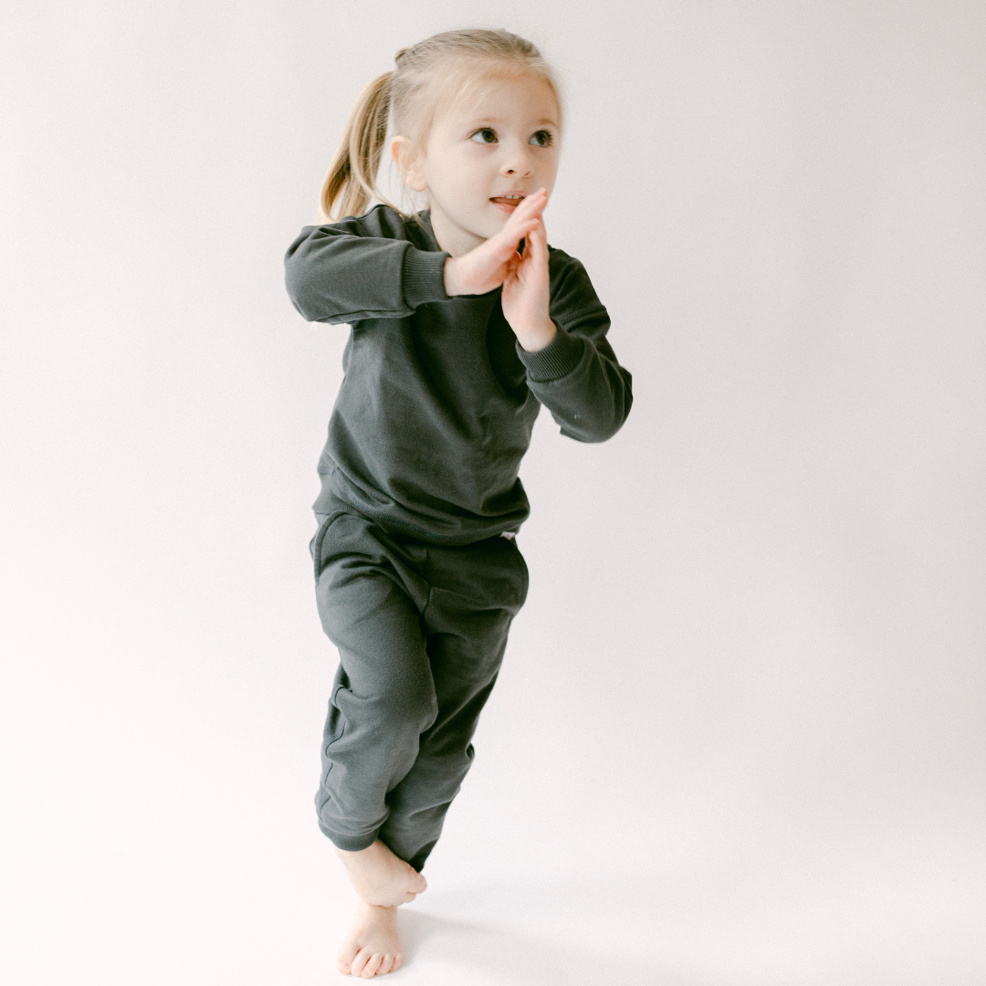 Leisure Sweat Set In Dark Gray