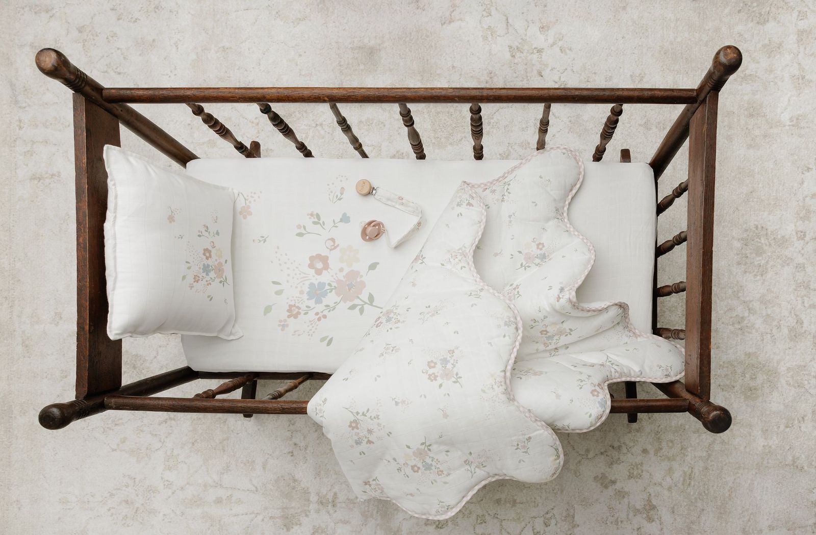 Peluche Gingham Floral Blanket + Pillowcase