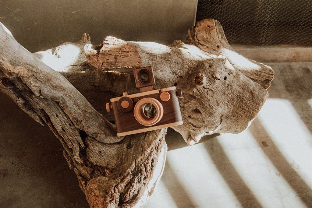 35mm Wooden Toy Camera - Original Style In Walnut