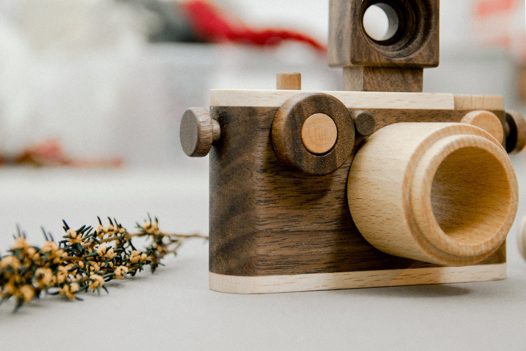 35mm Wooden Toy Camera - Original Style In Walnut