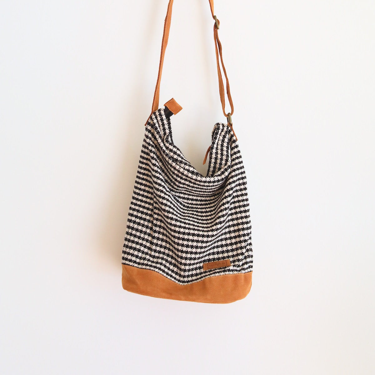 Woven Zipper Sling Bag - Houndstooth