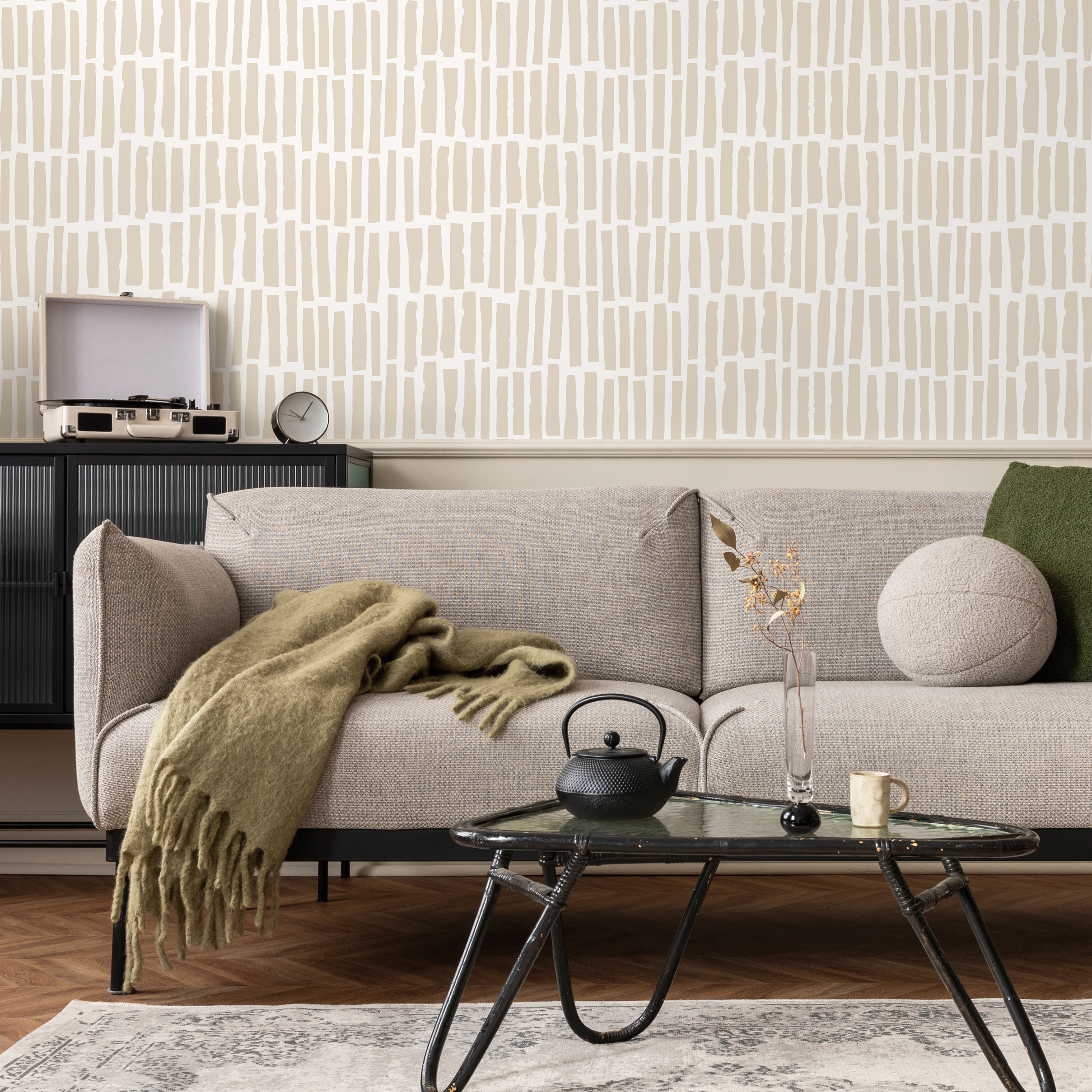 Abstract Wallpaper With Vertical Brush Strokes In Beige - Zadd