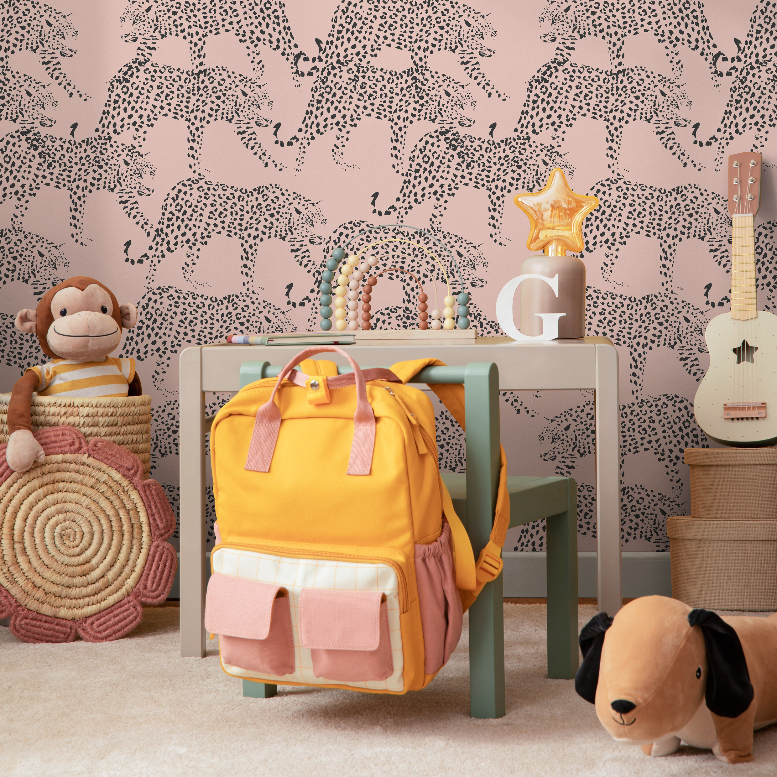 Animal Print Wallpaper Featuring A Stippled Cheetah Motif In Pink And Black - Zadm