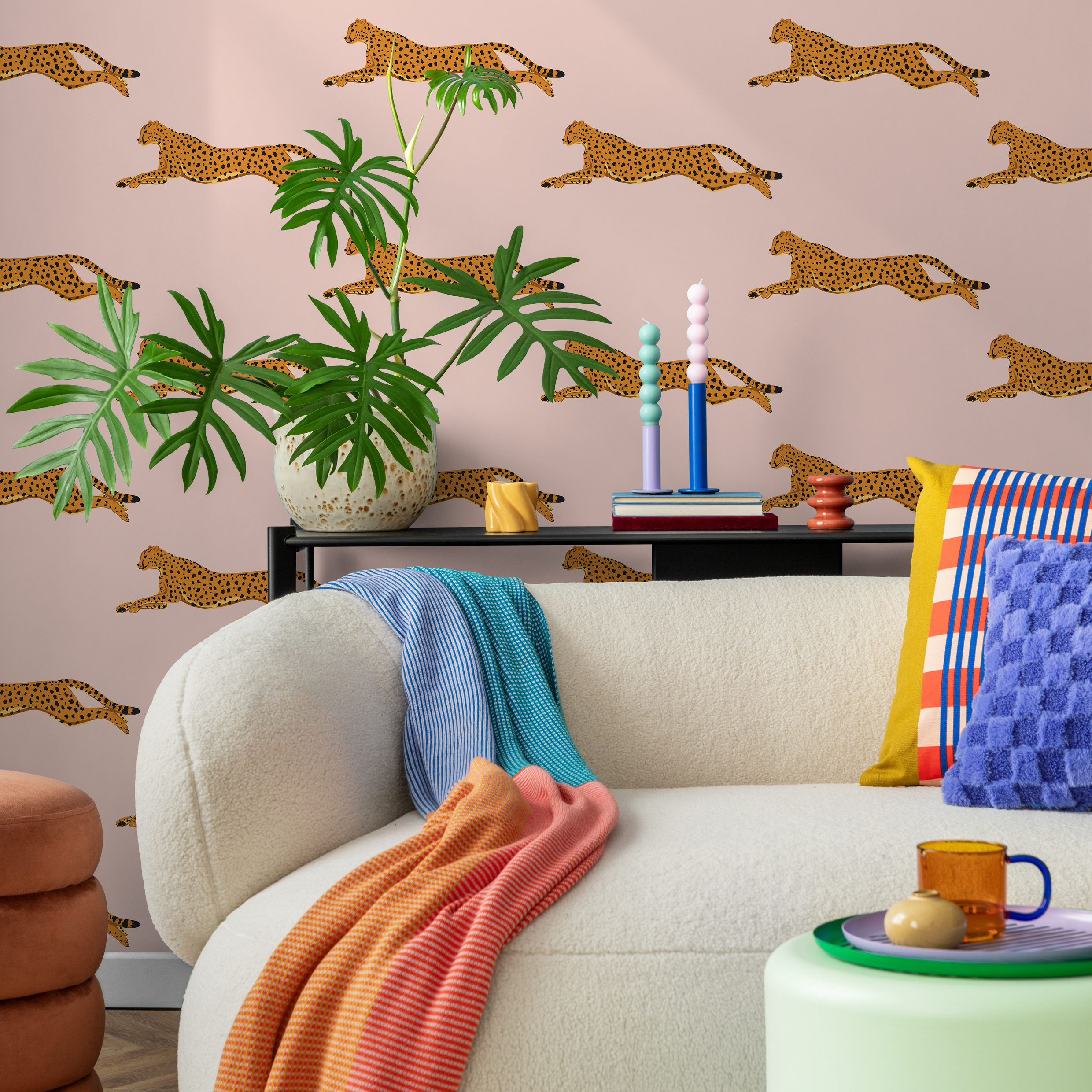 Animal Wallpaper With A Boho Cheetah Motif In Pink, Yellow, And Black - Zads