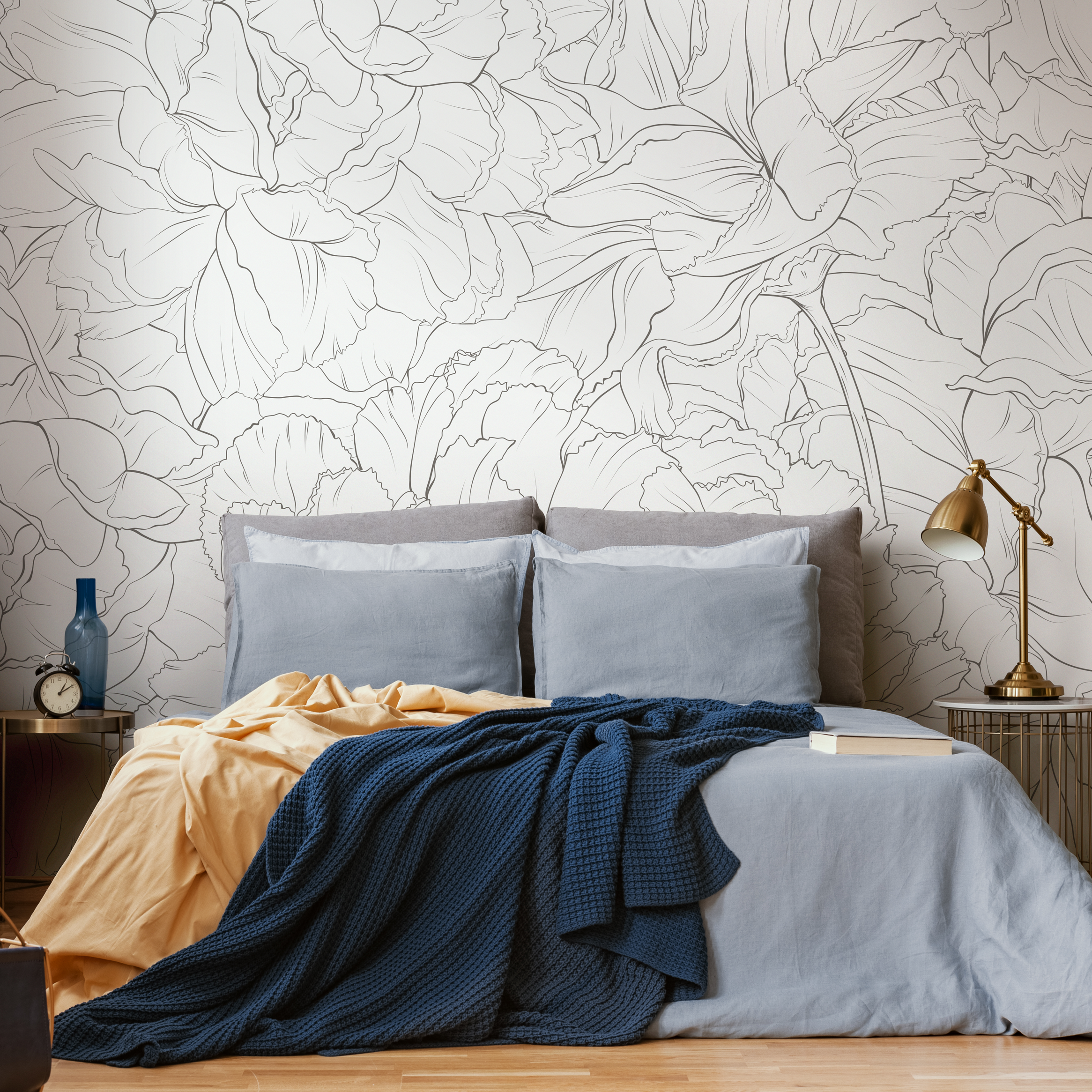 Floral Wallpaper Featuring Minimalist Peony Outlines In Black And White - Zadt