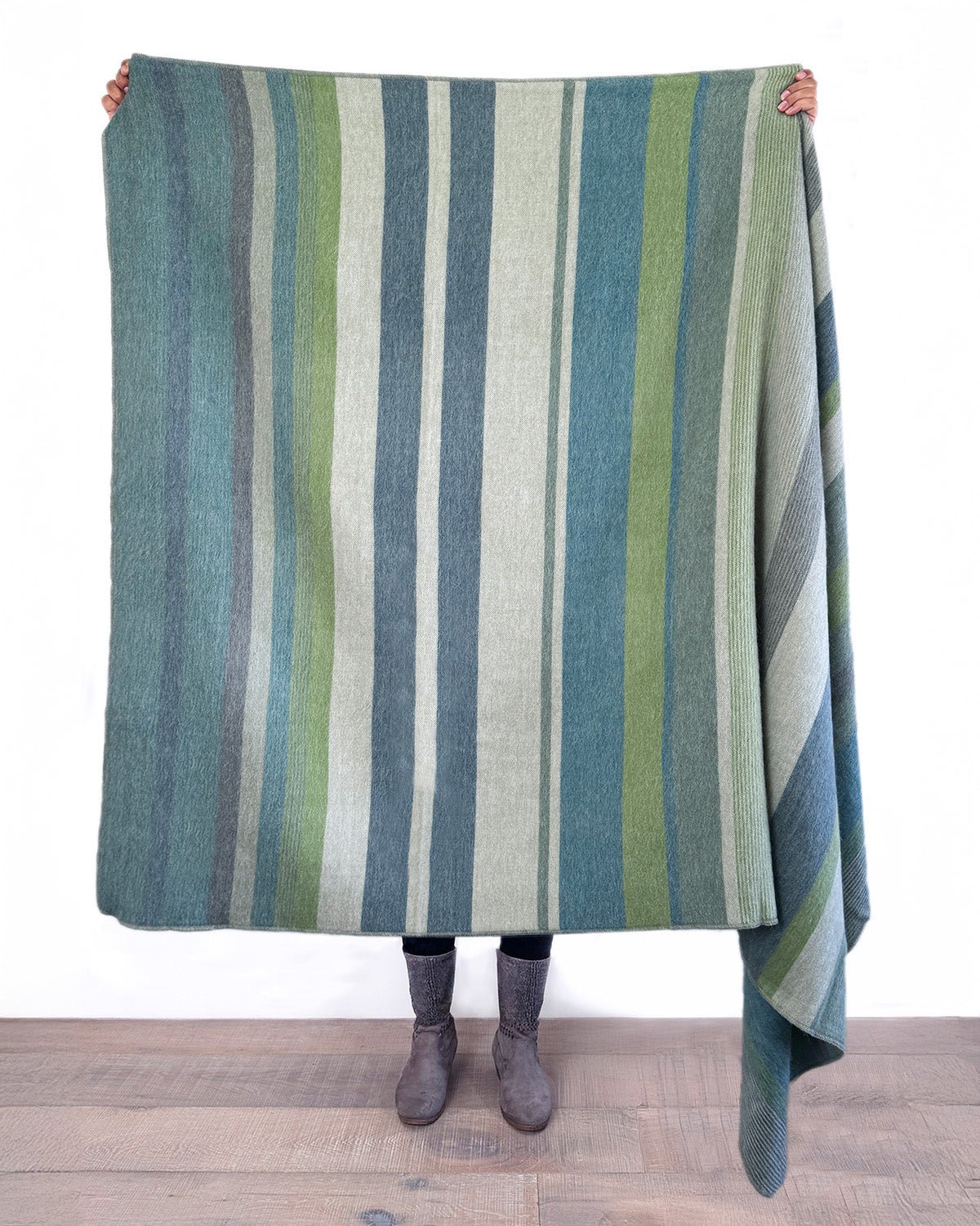 Alpaca Throw Blanket - Lotus
