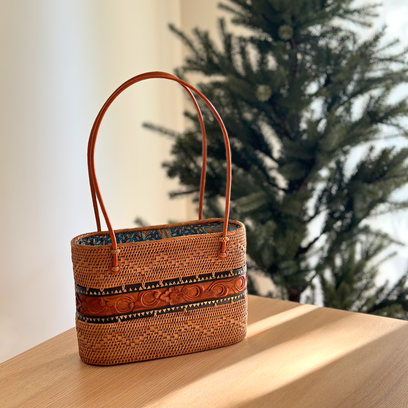 Bali Rattan Tote – Handcrafted Wood Carving Edition
