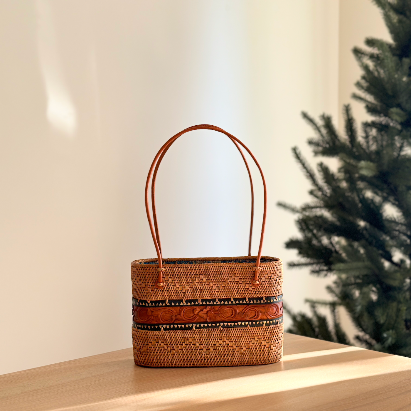 Bali Rattan Tote – Handcrafted Wood Carving Edition