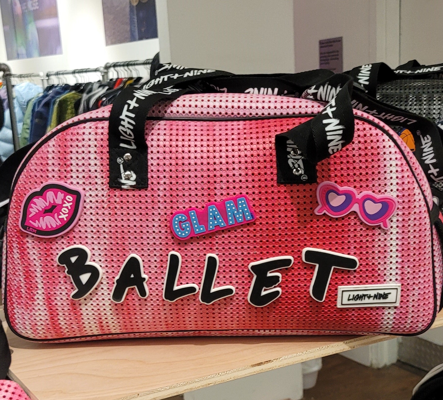 Nimix Alphabets Black / Medium