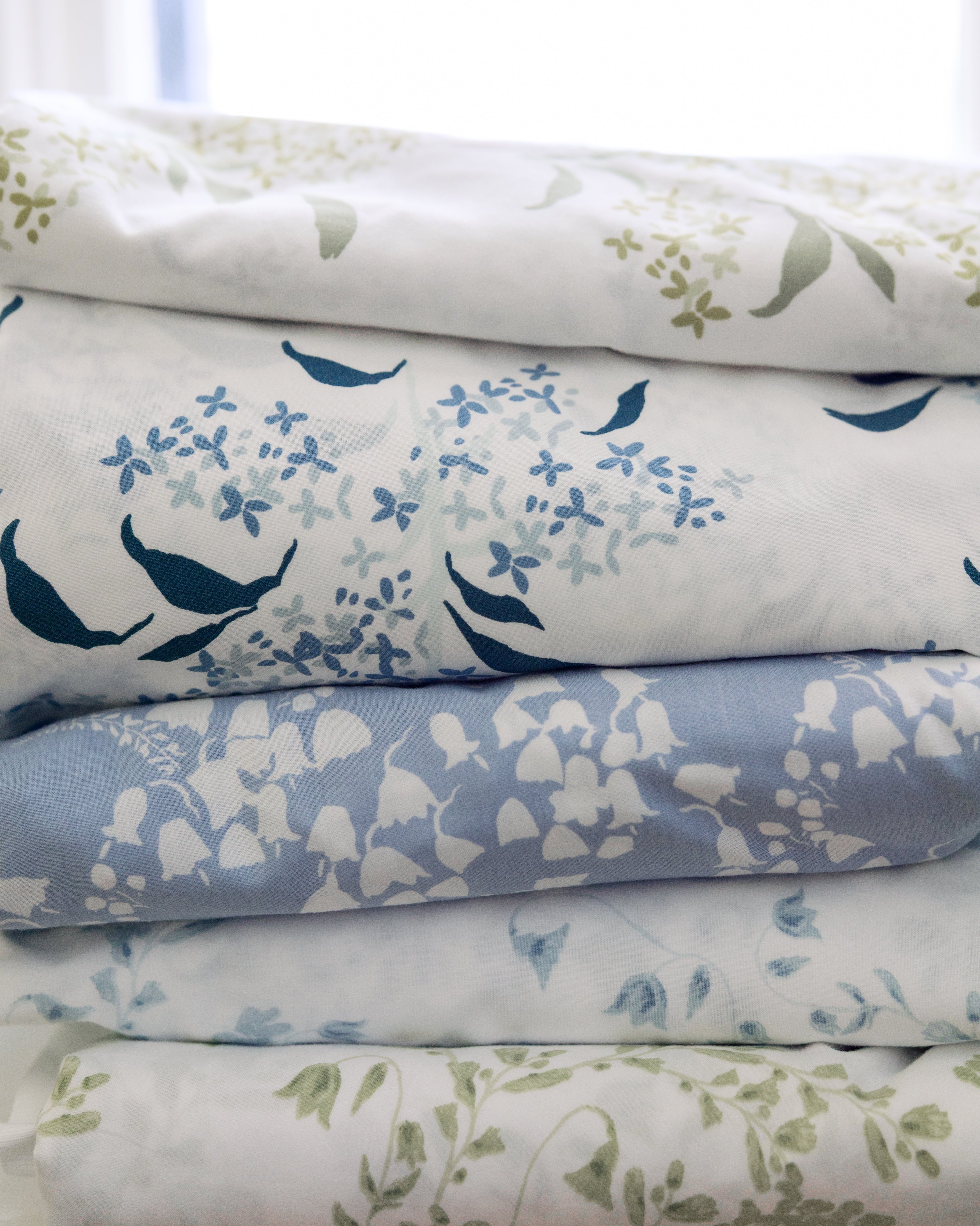Lilac In Blue Flat Sheet