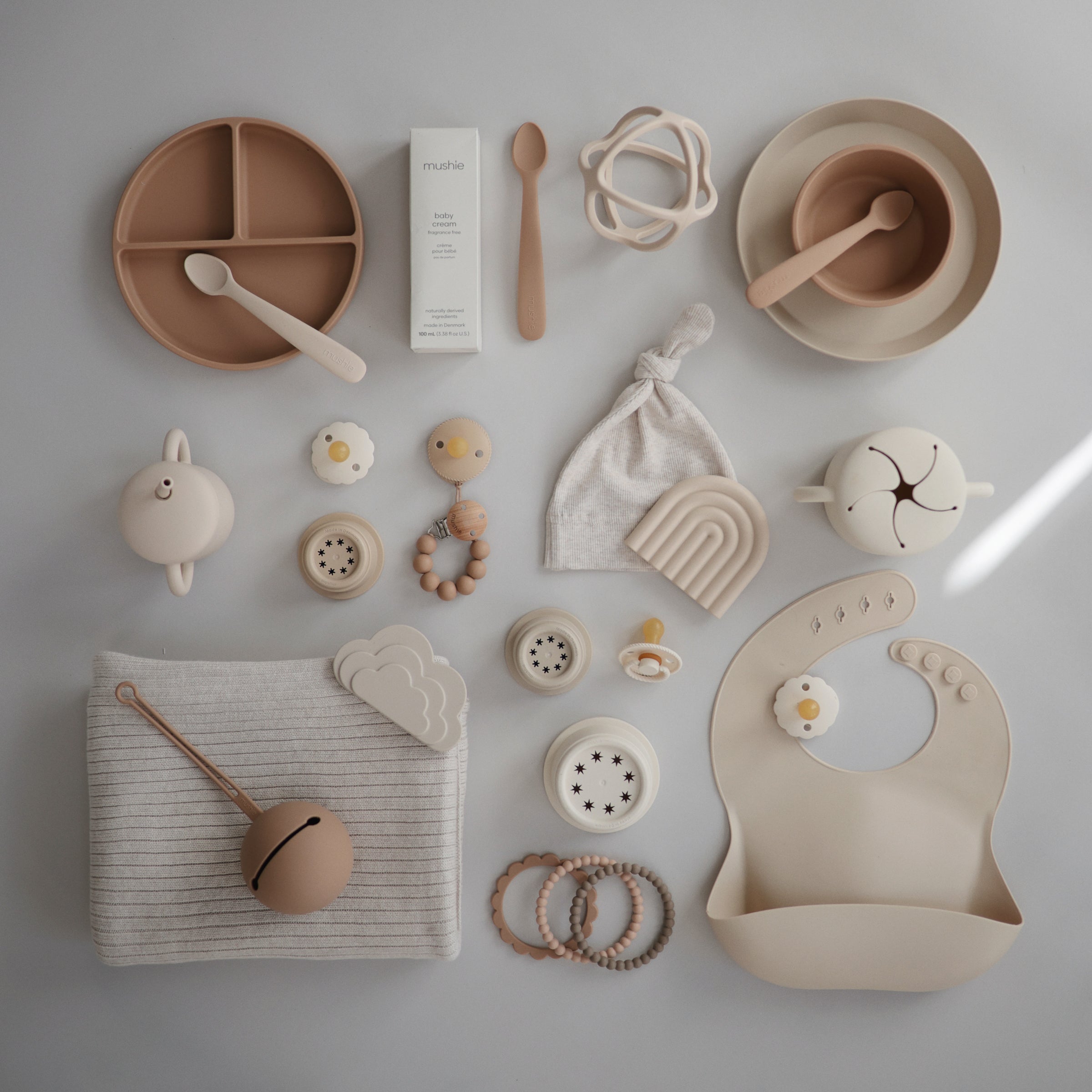 Round Dinnerware Plates, Set Of 2