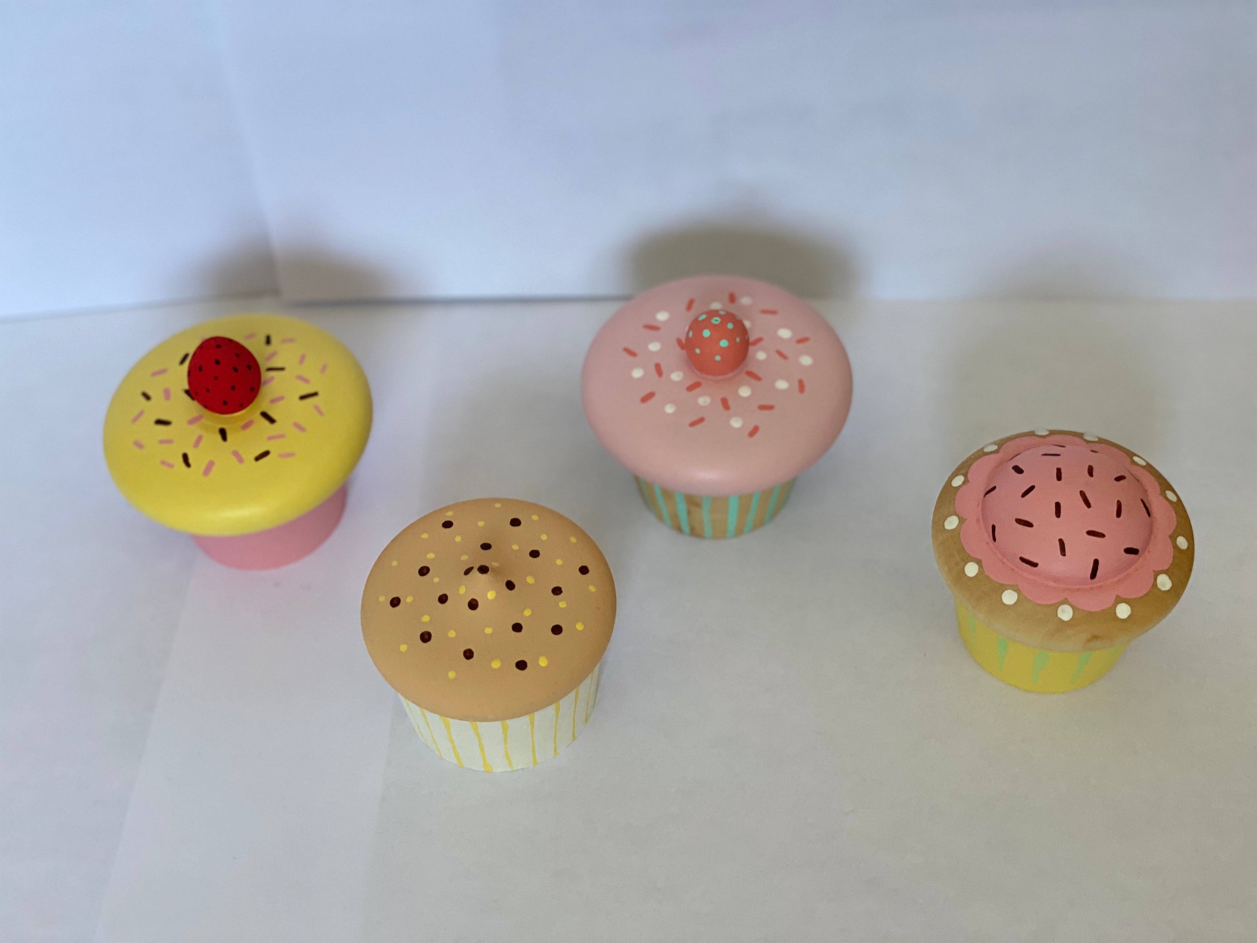 Wooden Cupcake Set