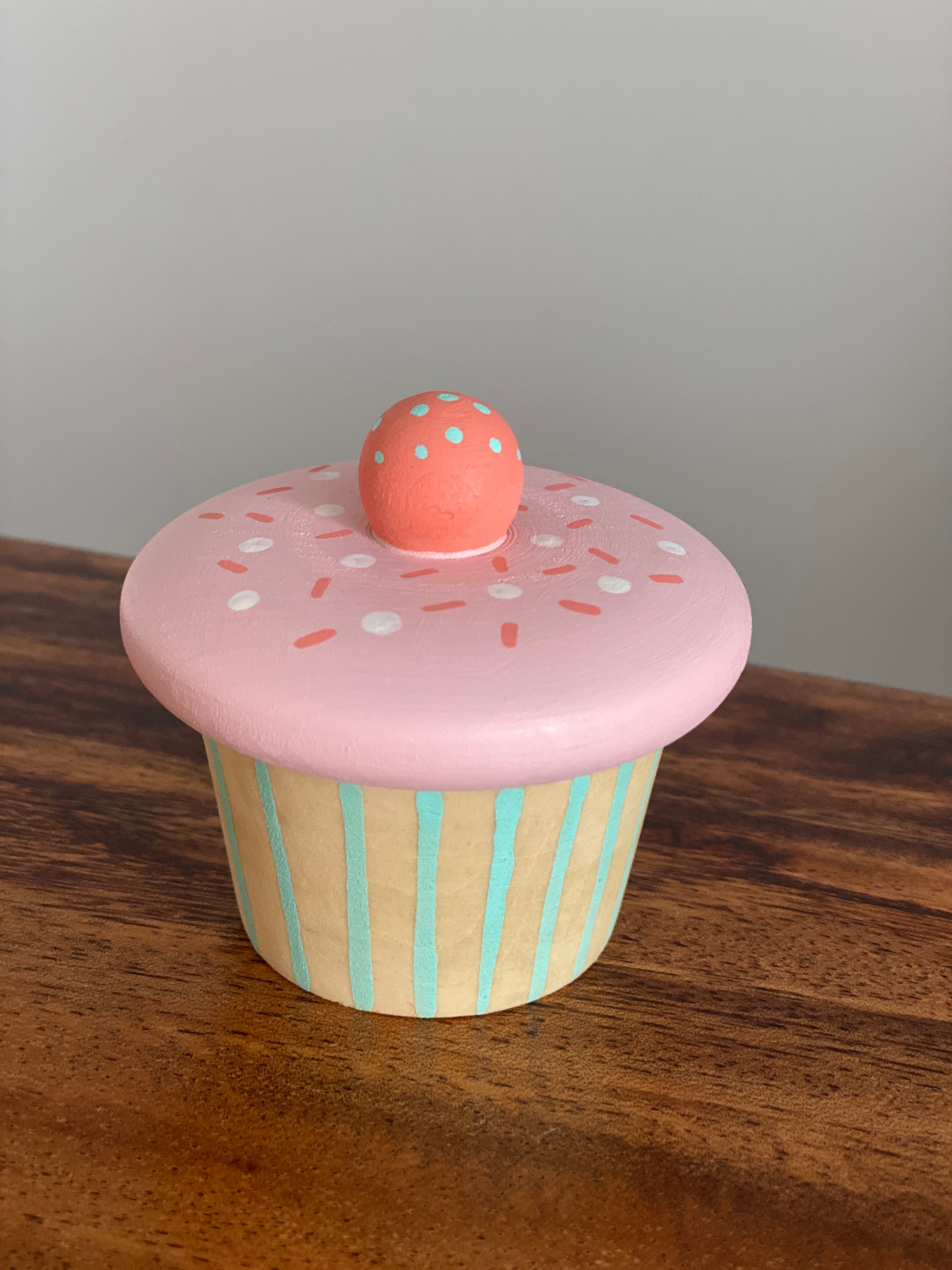 Wooden Cupcake Set
