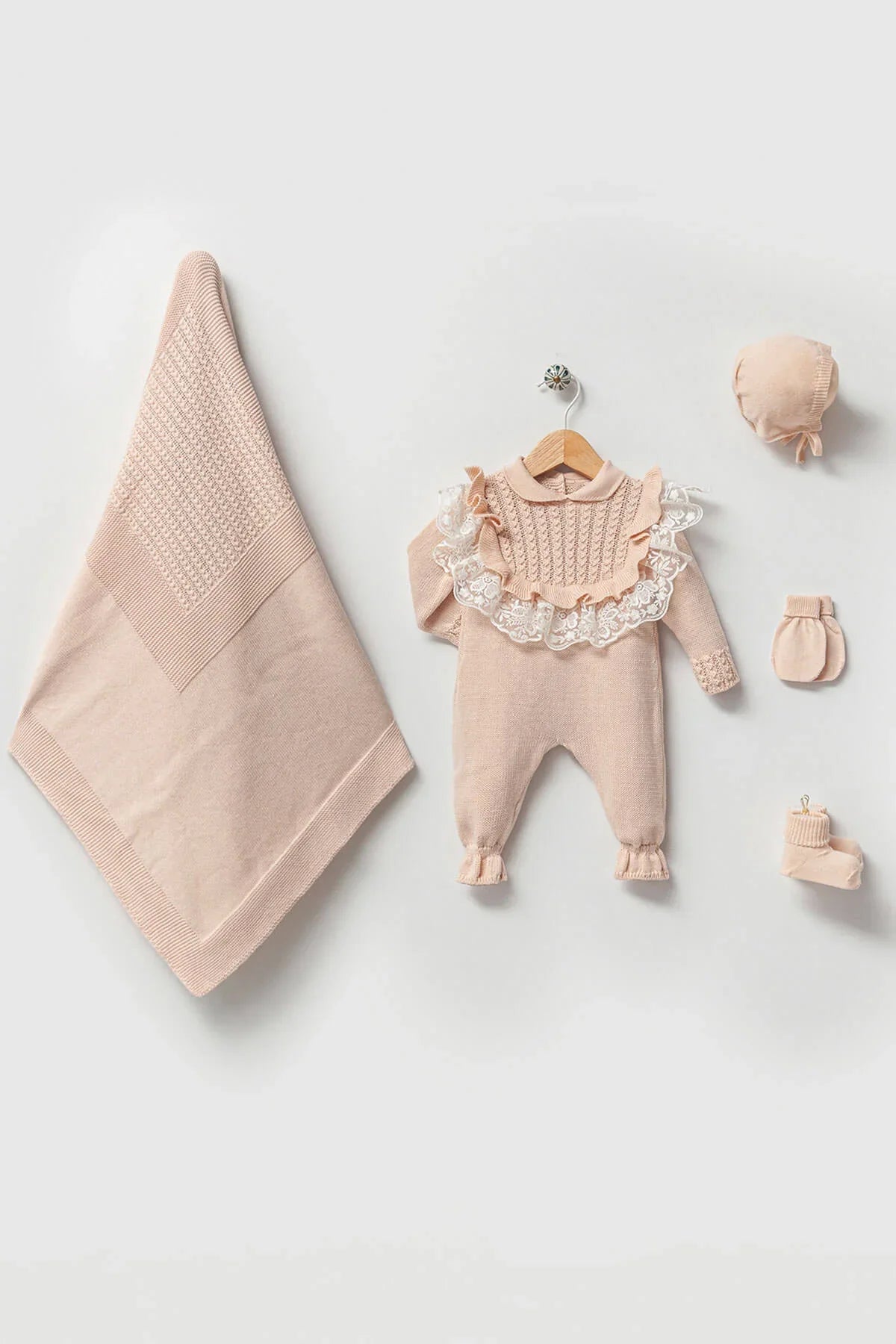 Daphne Beige Newborn Knitwear Coming Home Set (5 Pcs)