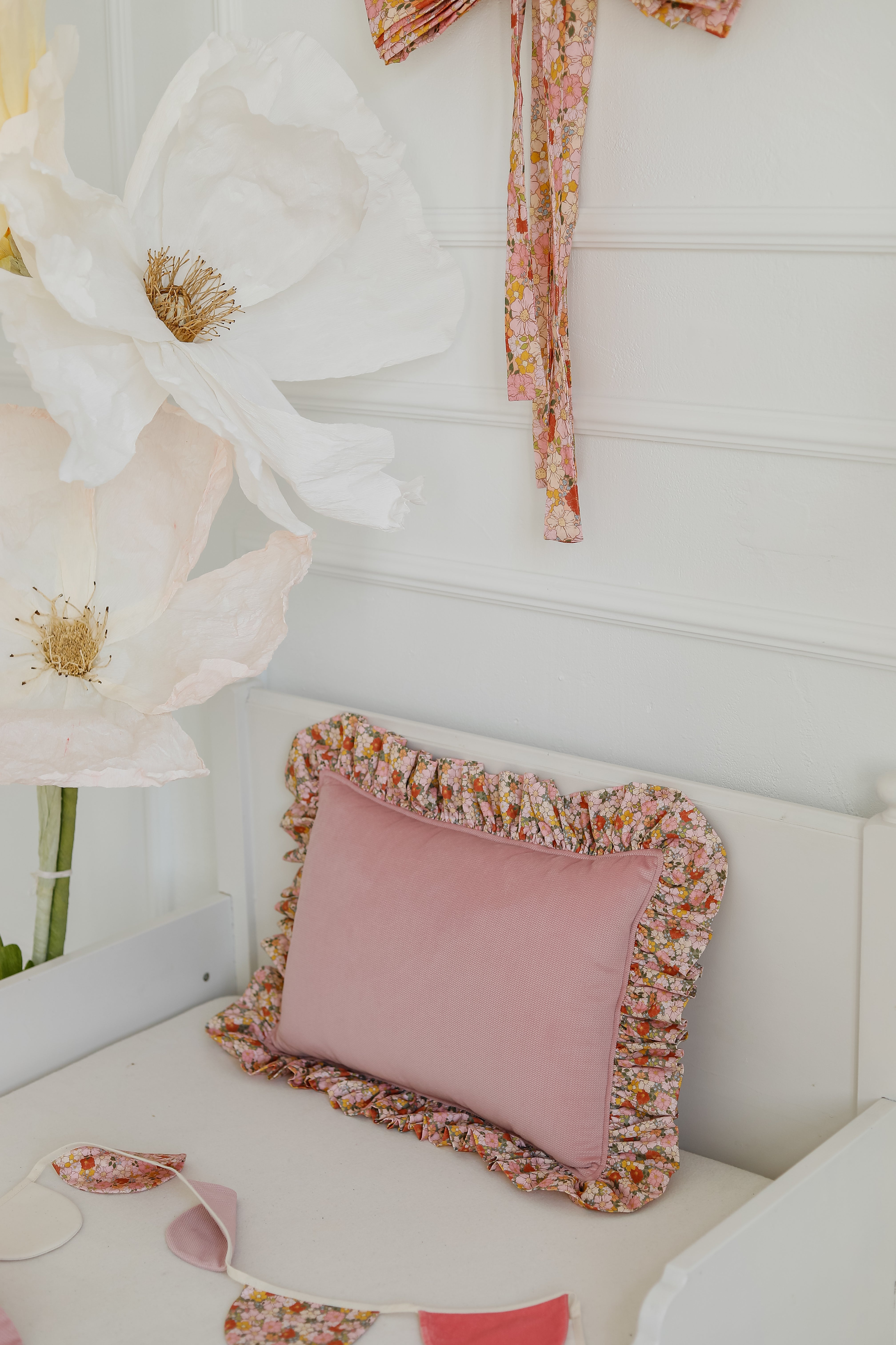 "green Garden" Pillow With Frill