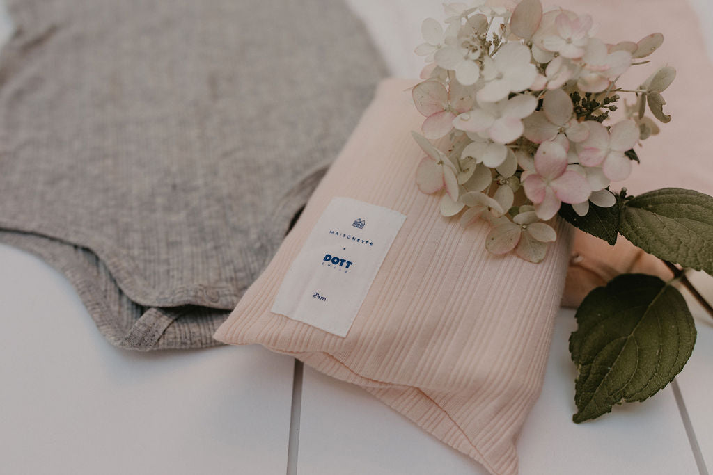 *exclusive* Baby Girl Sleeveless 4pc Onesie Set