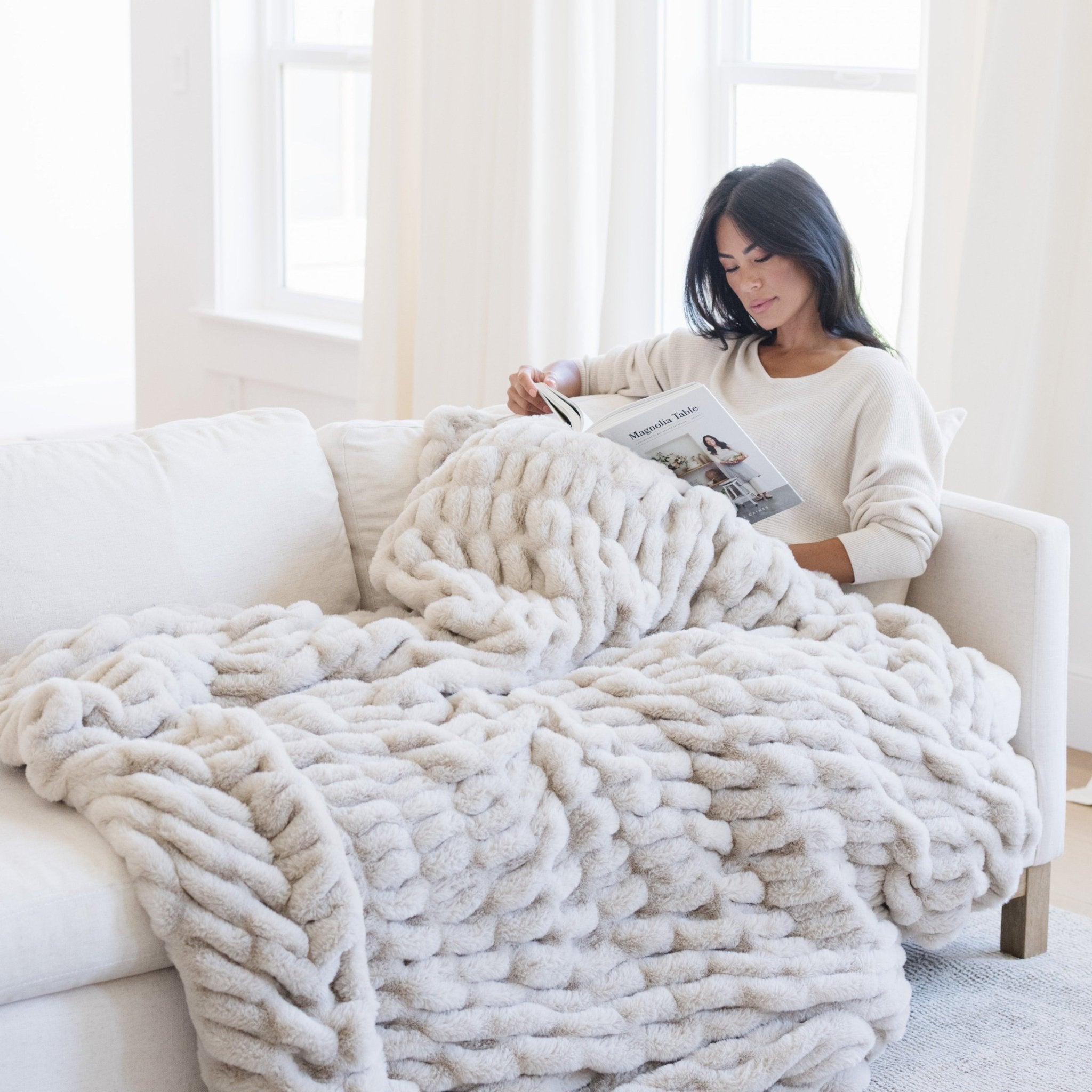 Double Ruched Faux Fur Throw Blankets