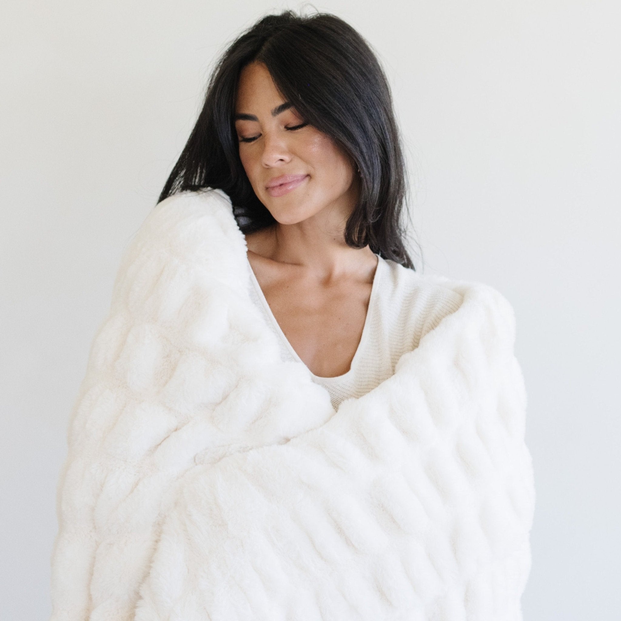 Double Ruched Faux Fur Throw Blankets