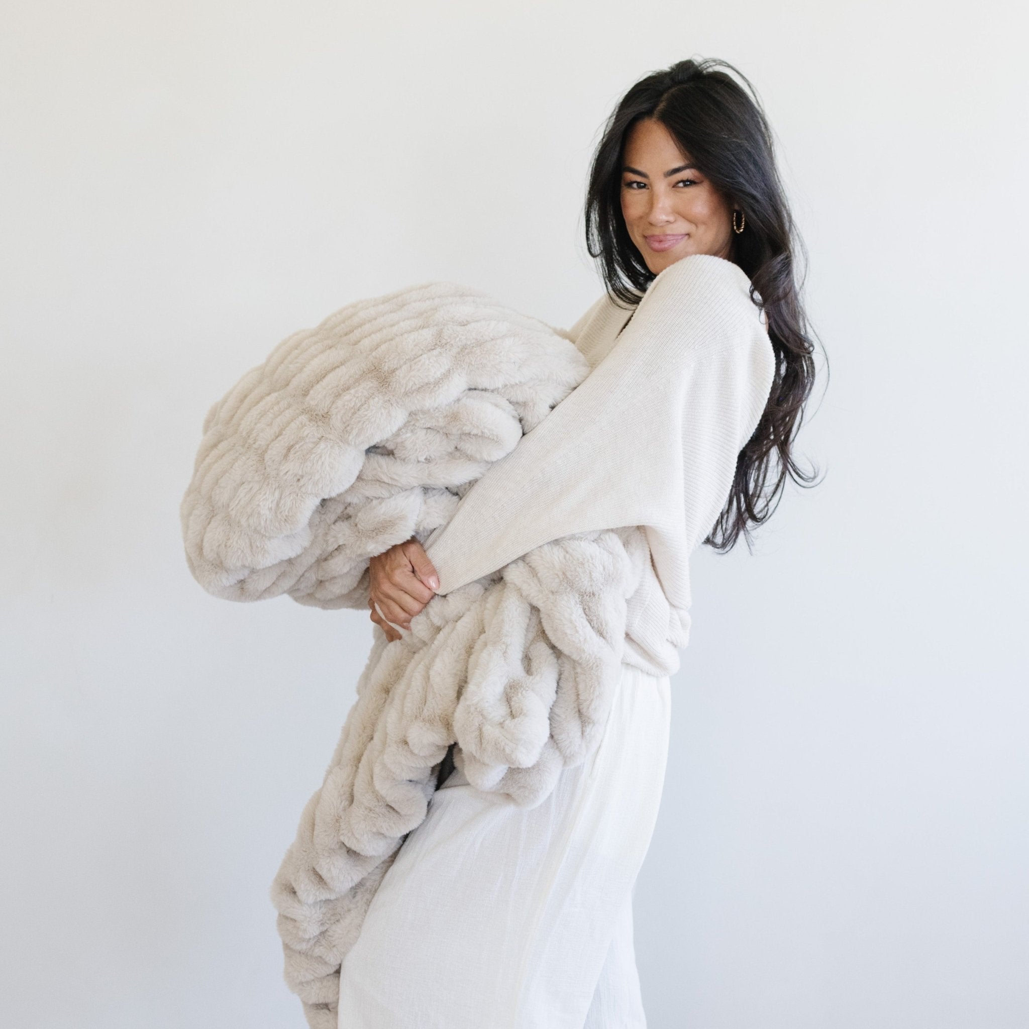 Double Ruched Faux Fur Xl Throw Blankets