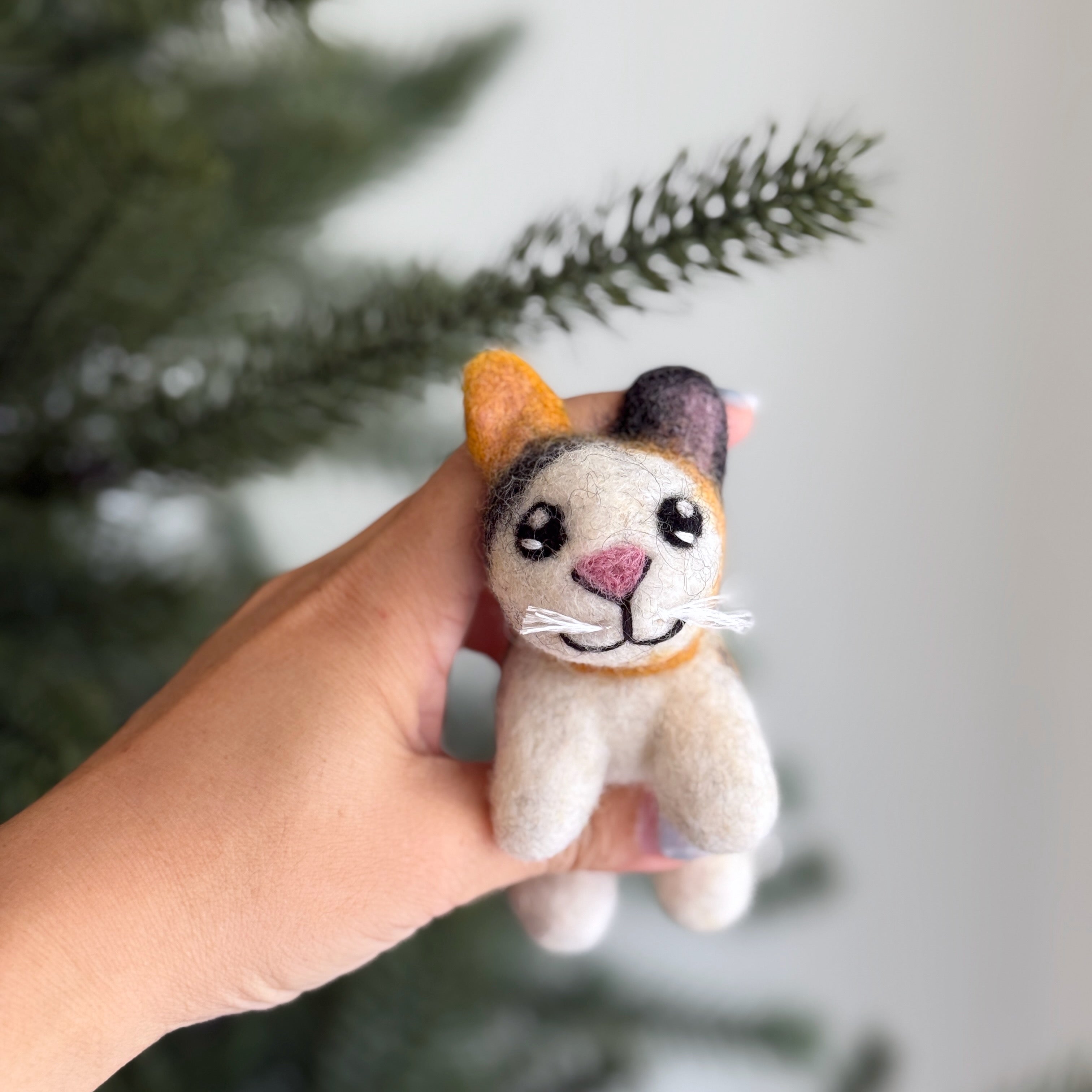 Felt Cat Ornament – Calico, Gray Tabby & Tuxedo 😺✨