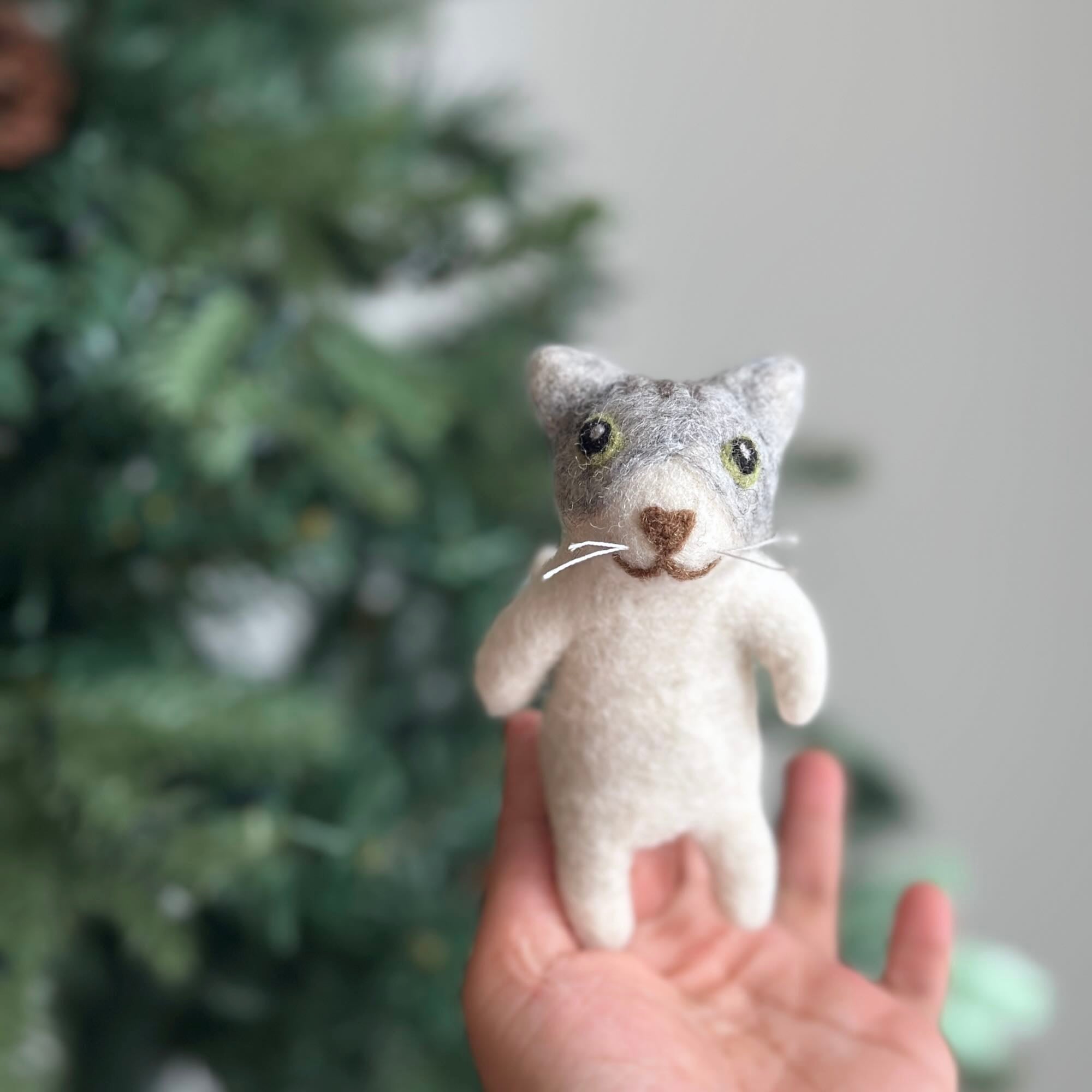 Felt Finger Puppet: "mochi" The Gray And White Cat