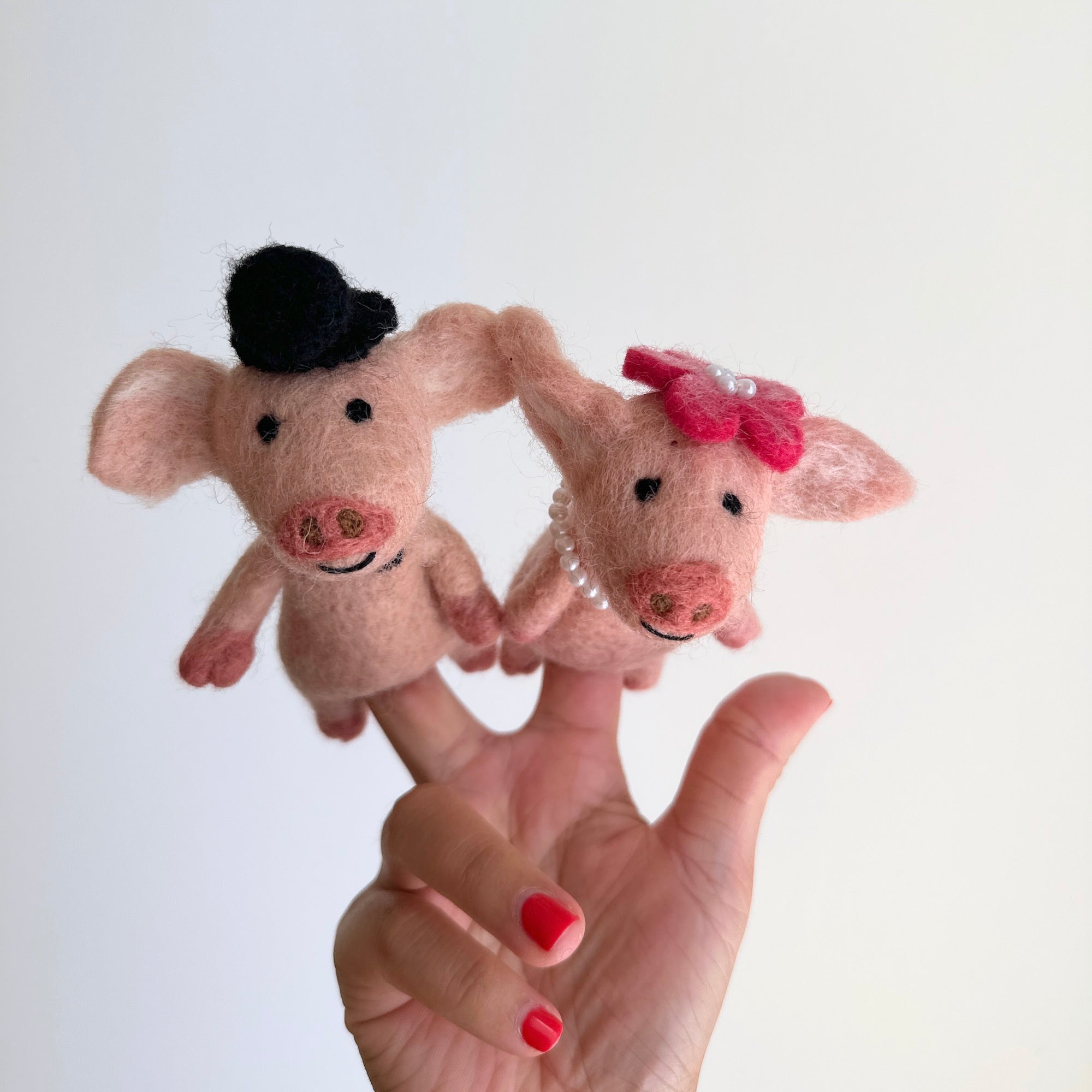 Felt Finger Puppets Set Of 2 - Piggy Couple