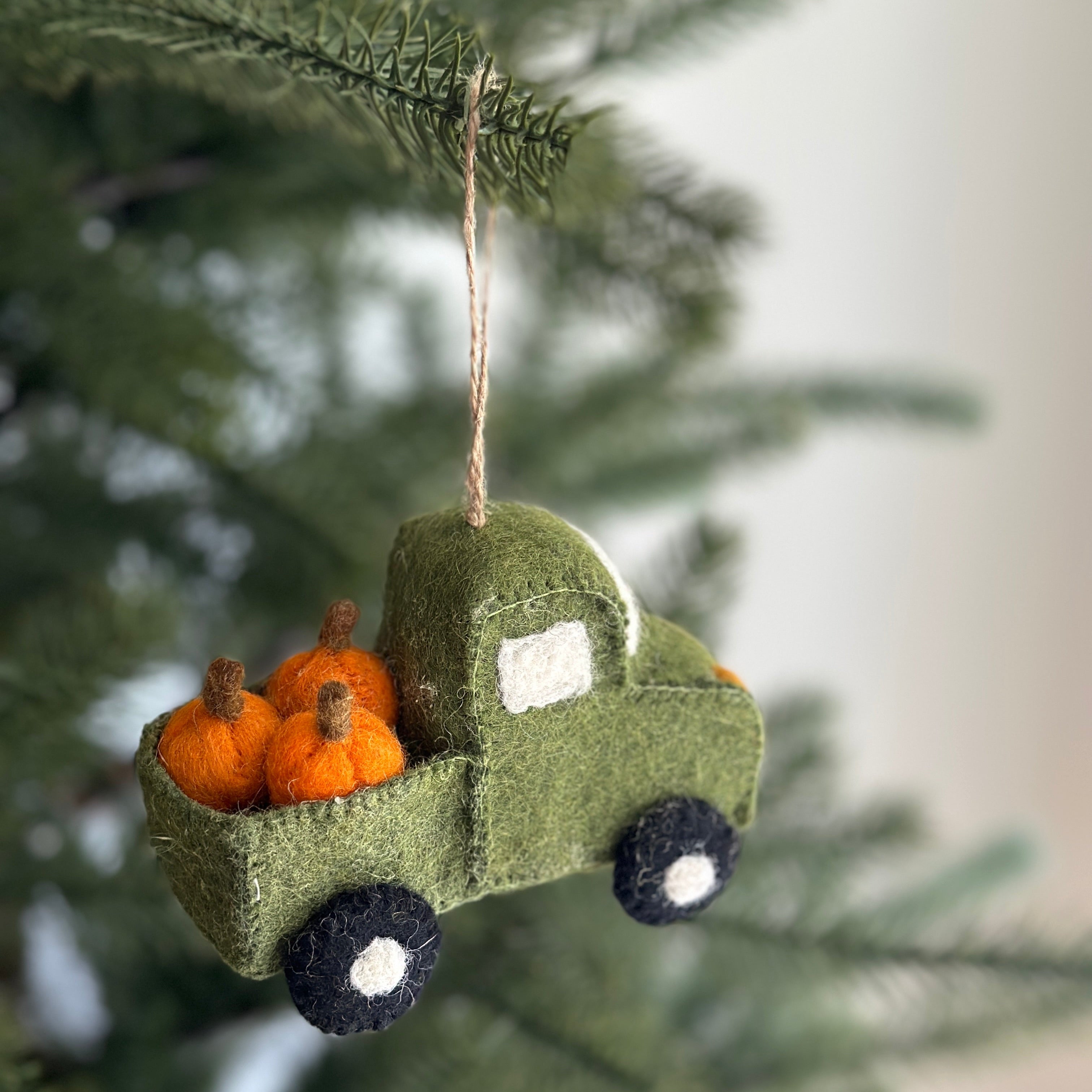 Felt Pickup Truck With Pumpkins Ornament