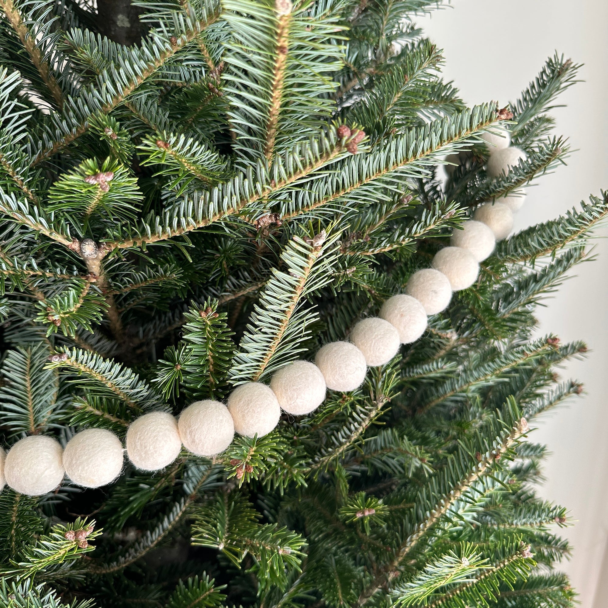 Felt White Pompom Ball Garland