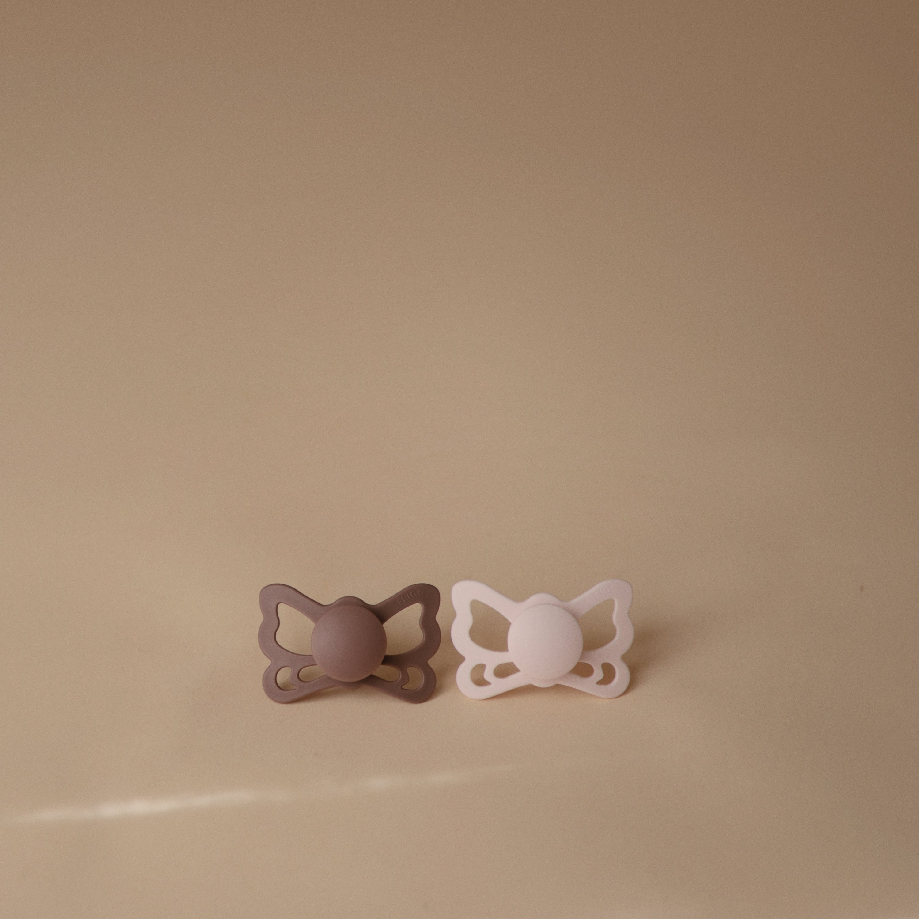 Frigg Butterfly Anatomical Silicone Pacifier 2-pack (6-18 Months)