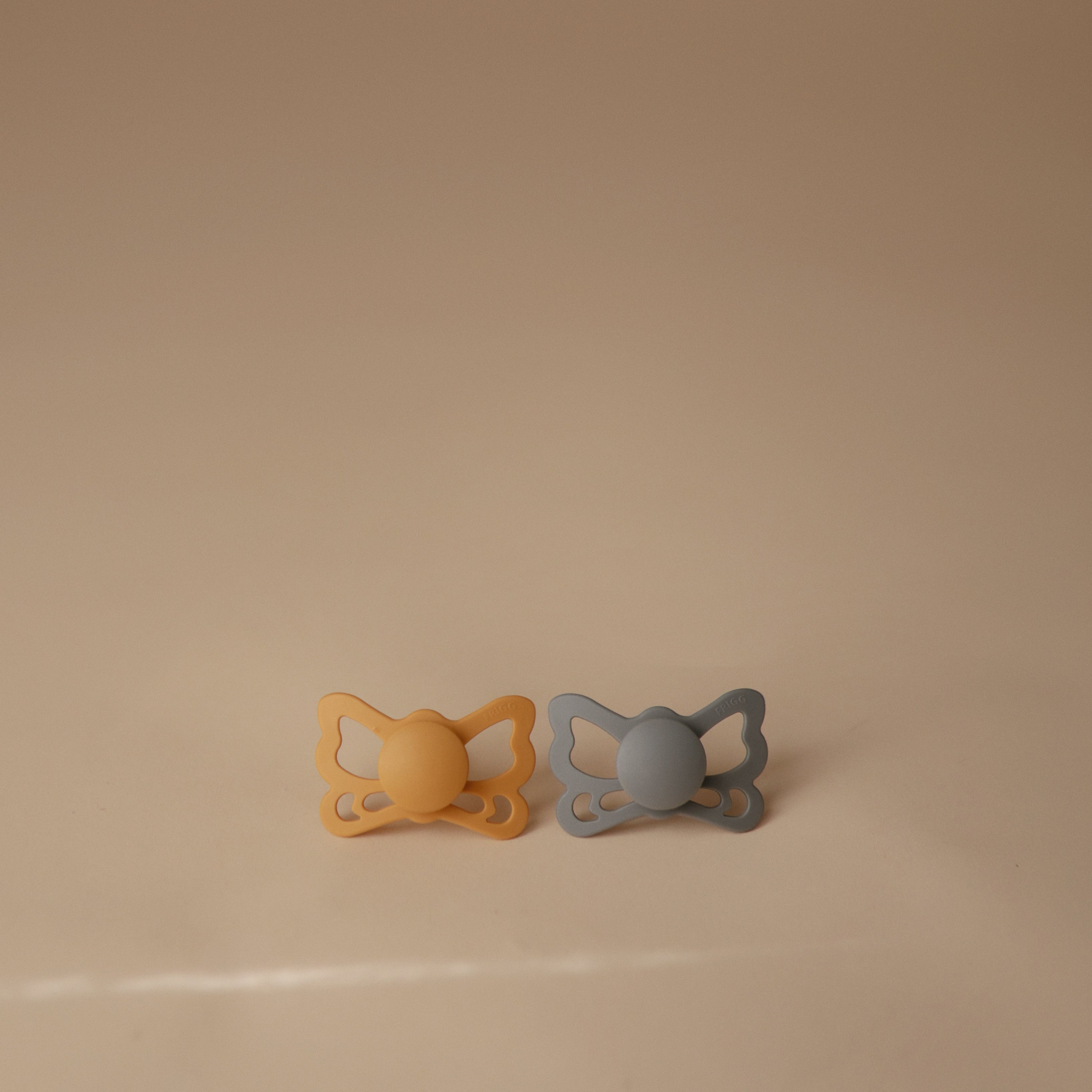 Frigg Butterfly Anatomical Silicone Pacifier 2-pack (6-18 Months)