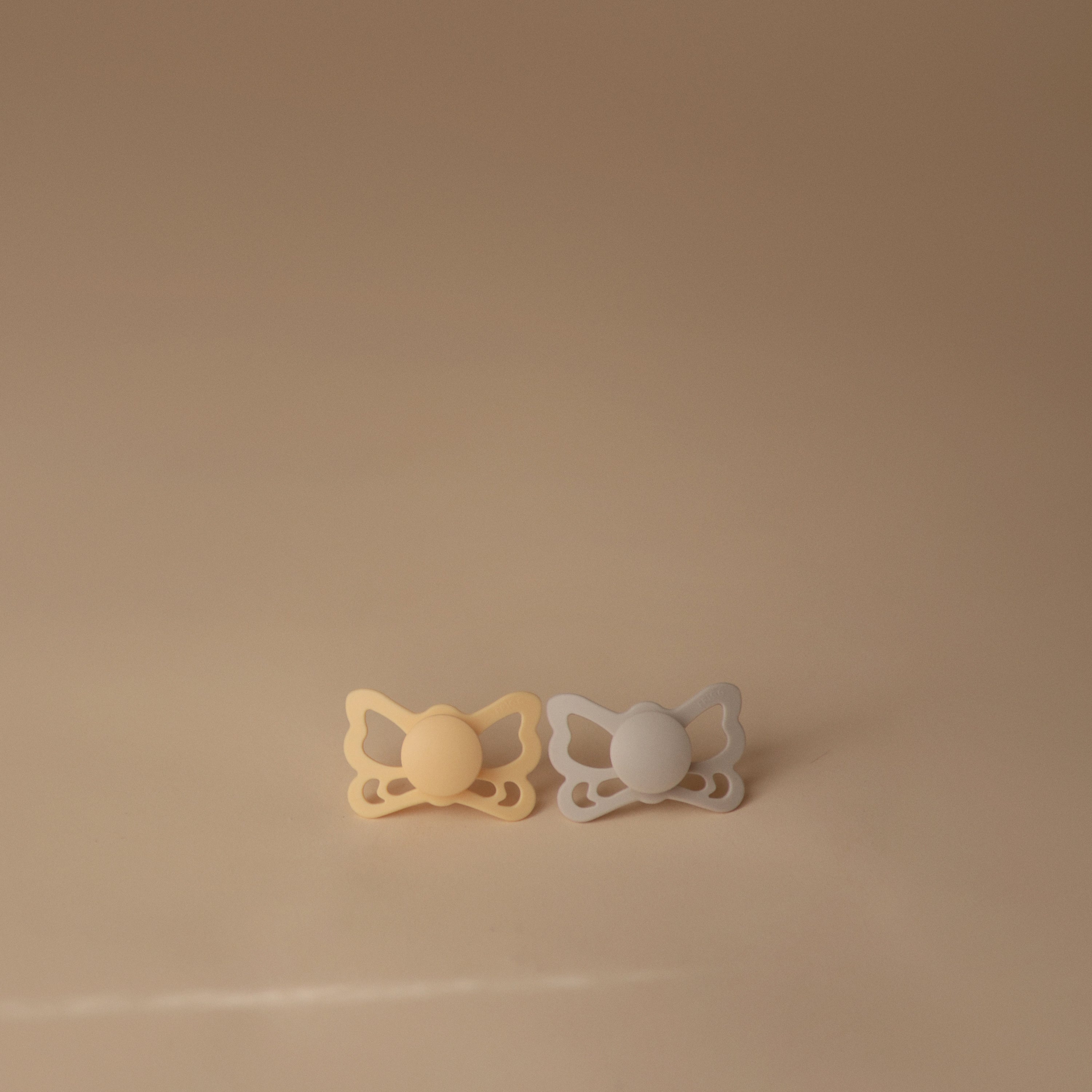 Frigg Butterfly Anatomical Silicone Pacifier 2-pack (6-18 Months)