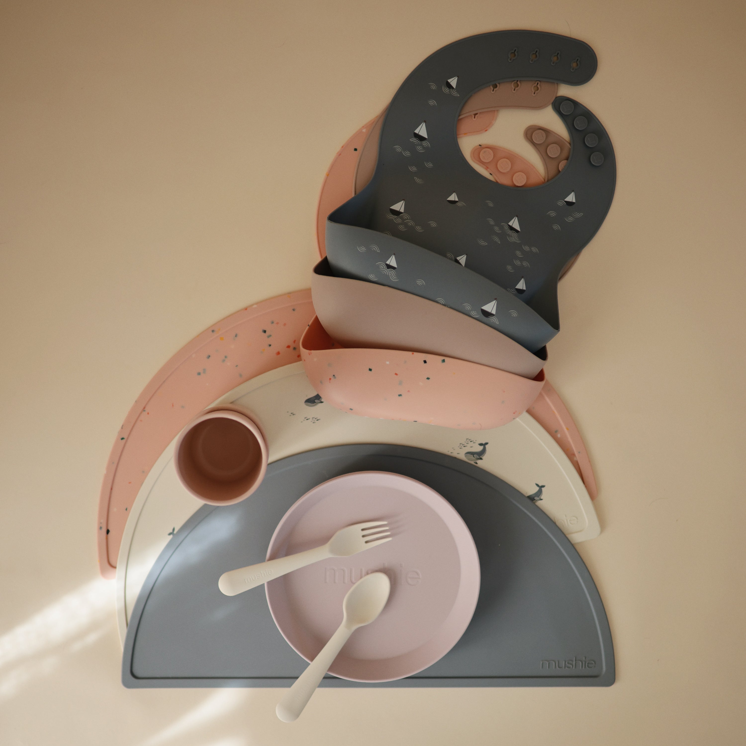 Round Dinnerware Plates, Set Of 2