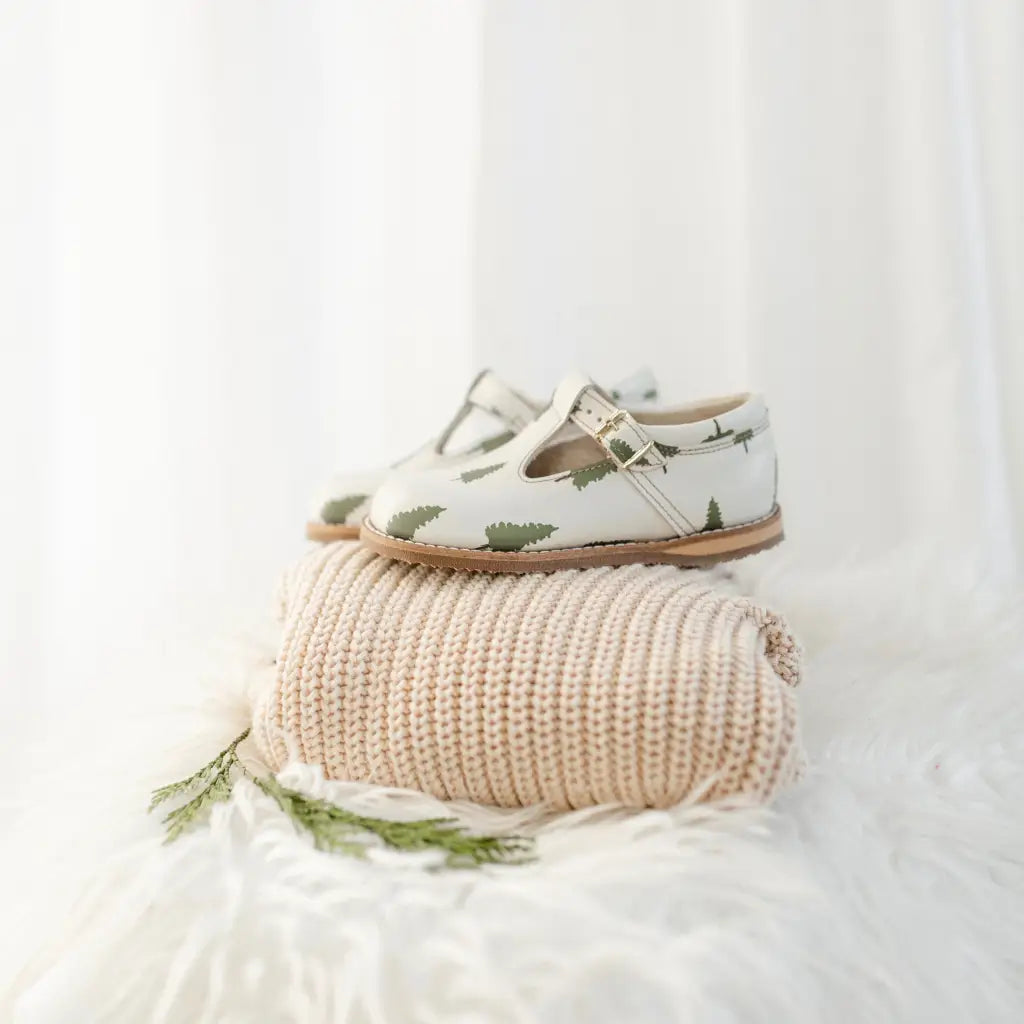 Flora T-strap - Evergreen Print