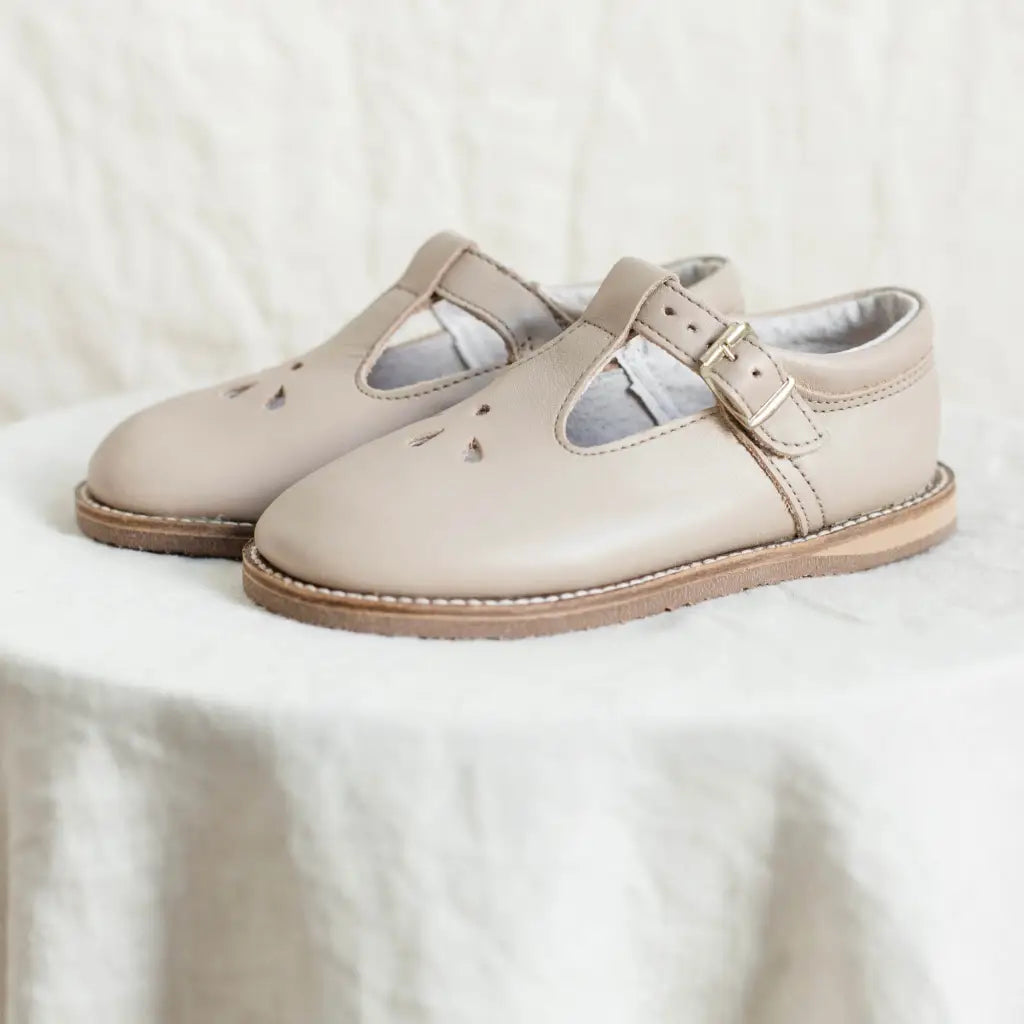Flora T-strap - Truffle
