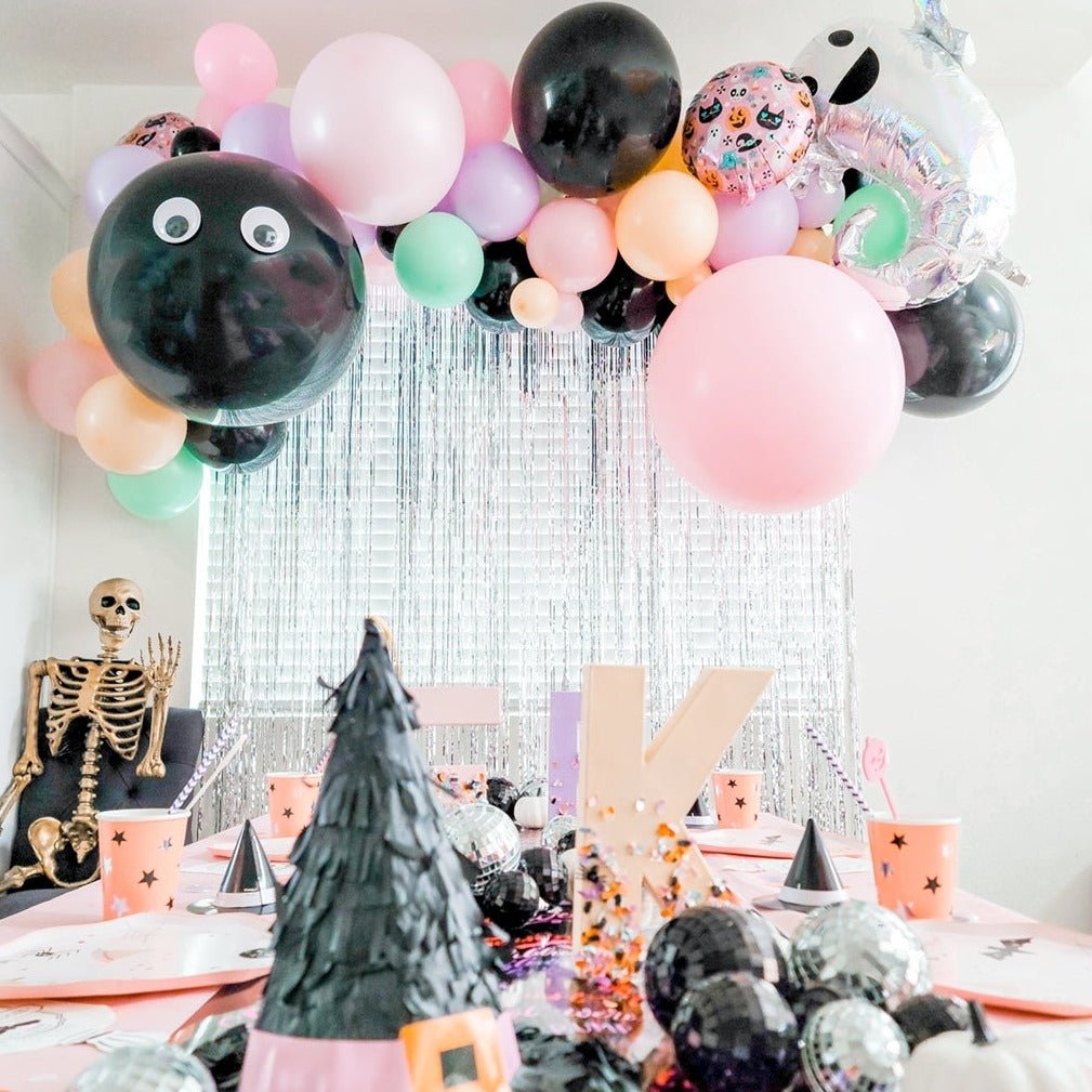 Holographic Ghost Balloon