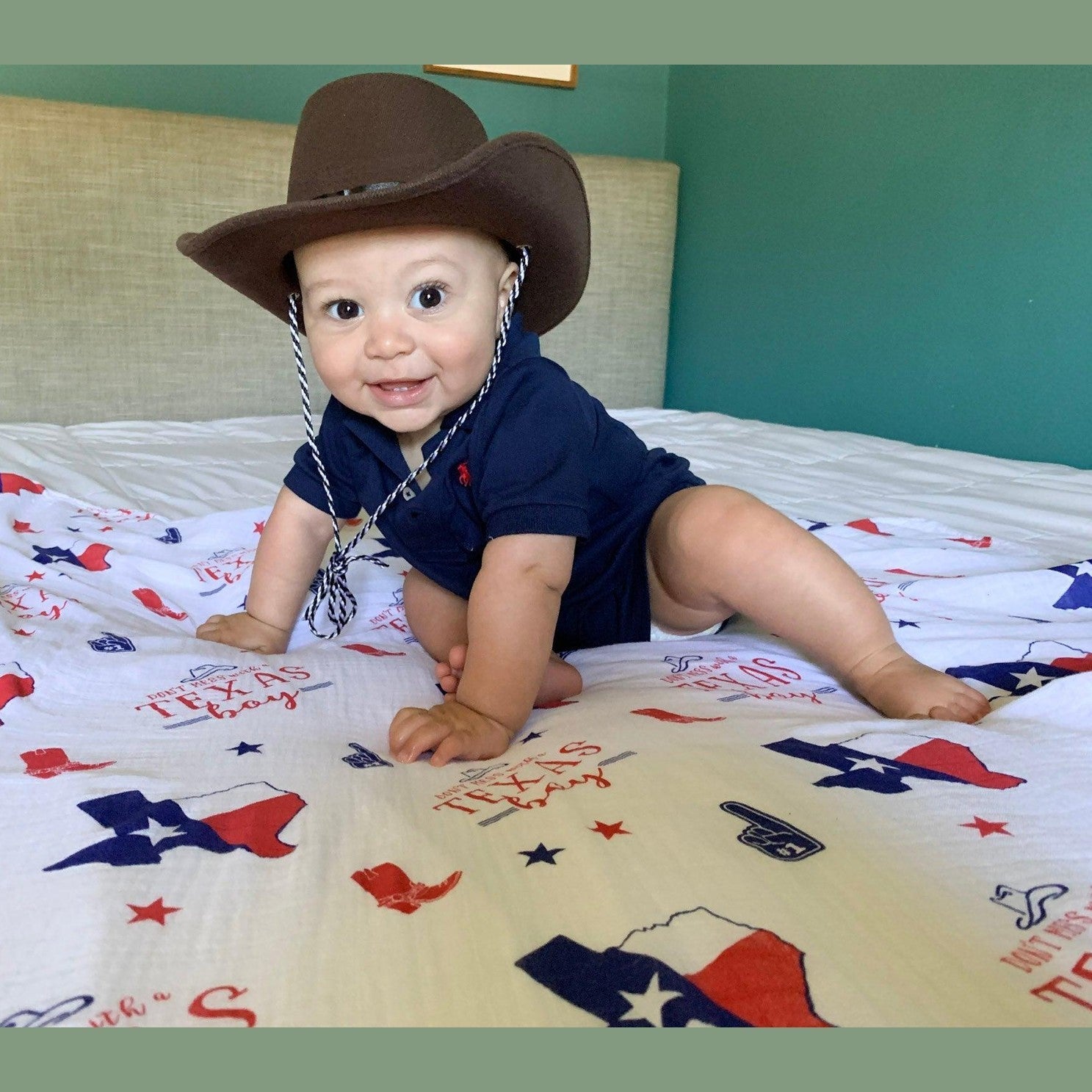 Gift Set: Texas Baby Boy Muslin Swaddle Blanket And Burp Cloth/bib Combo